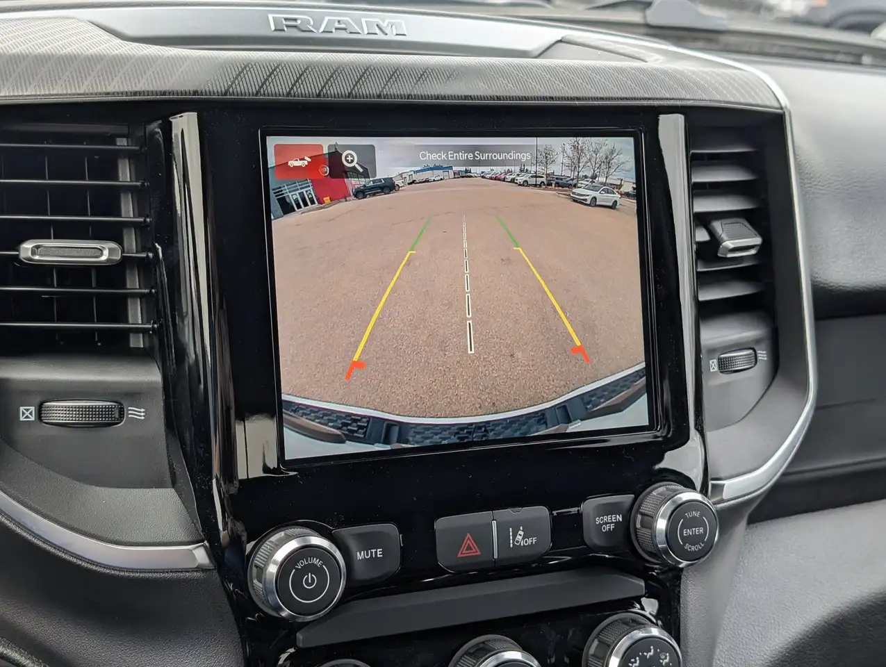 RAM 1500 снимка RAM 1500