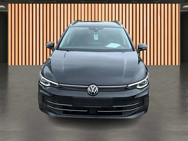 Volkswagen Golf view 3