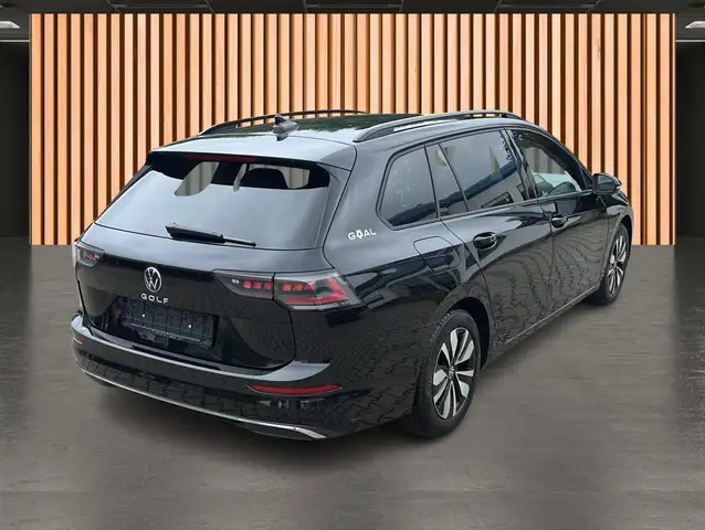 Volkswagen Golf view 5