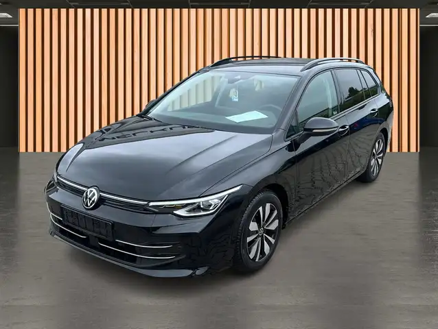 Volkswagen Golf view 2