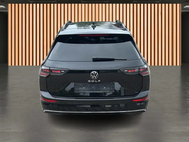 Volkswagen Golf view 6