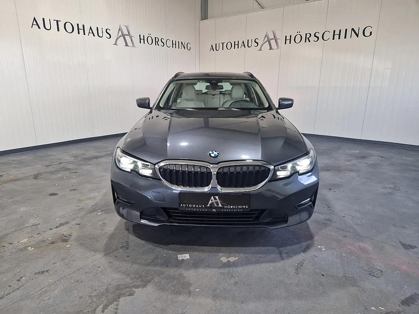 BMW 320 d xDrive Touring 48 V Mild-Hybrid-Technologie Aut. Grau - 2