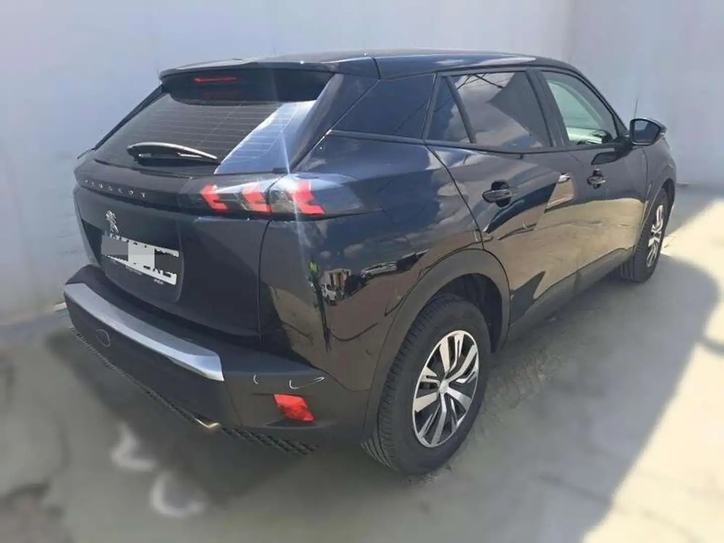 Peugeot 2008 Active BlueHDI 81kW (110CV) Negro - 2