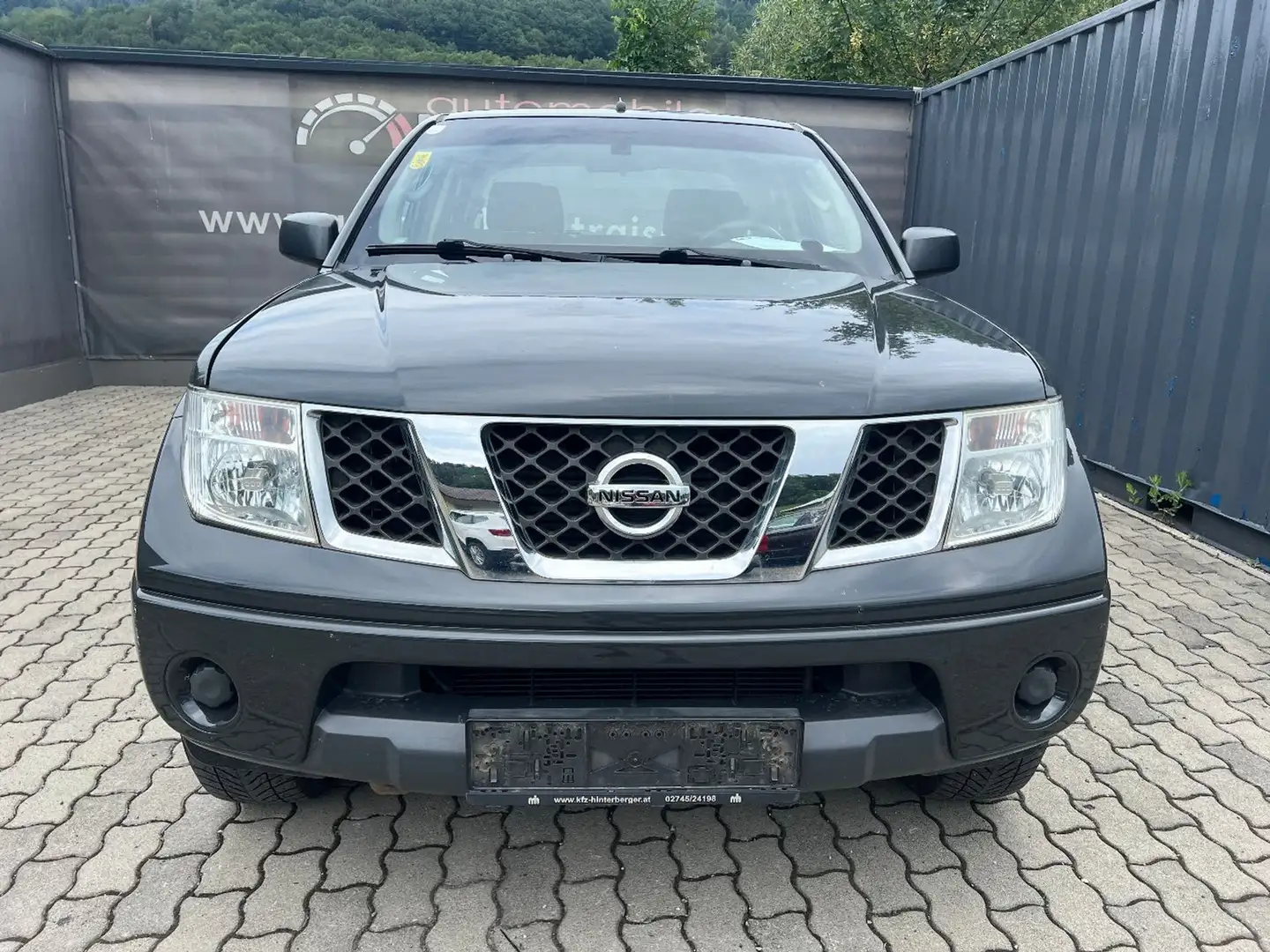 Nissan Navara 2.5 dCi King Cab <business> 4x4 für Export Grau - 2