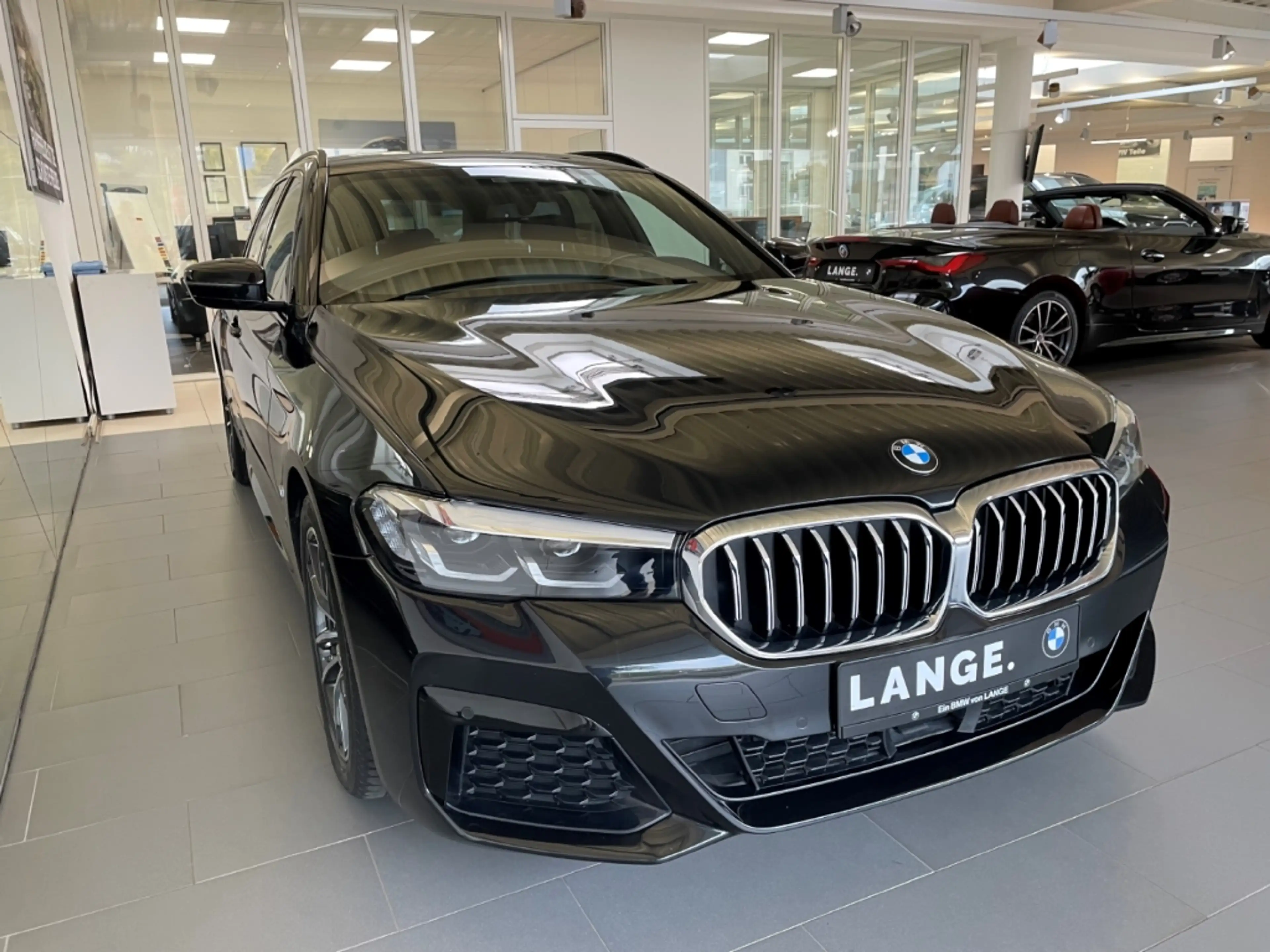 BMW 520 d xDrive Touring M Sport AHK ACC RFK Driv.Ass — photo 2