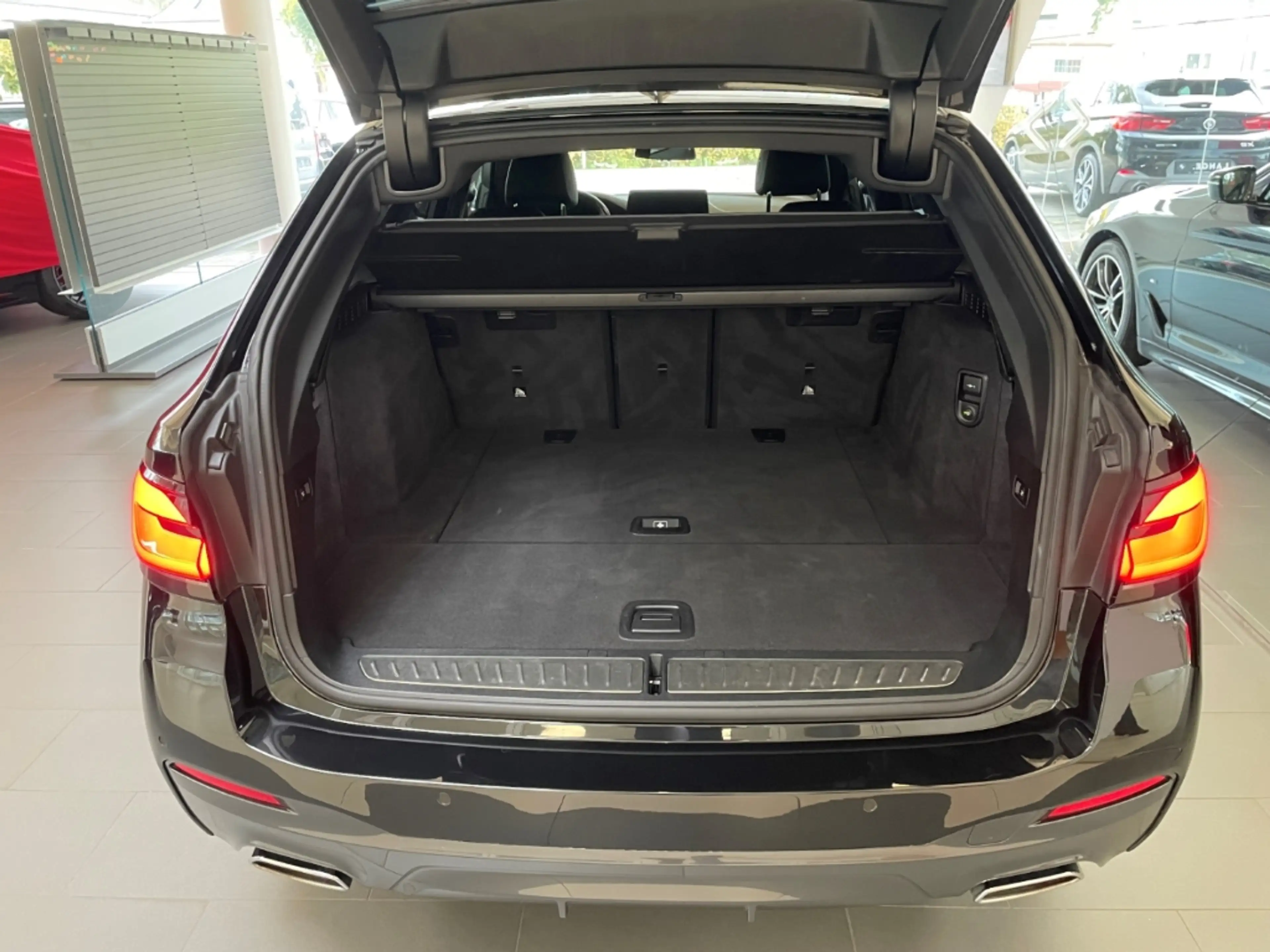 BMW 520 d xDrive Touring M Sport AHK ACC RFK Driv.Ass — photo 6