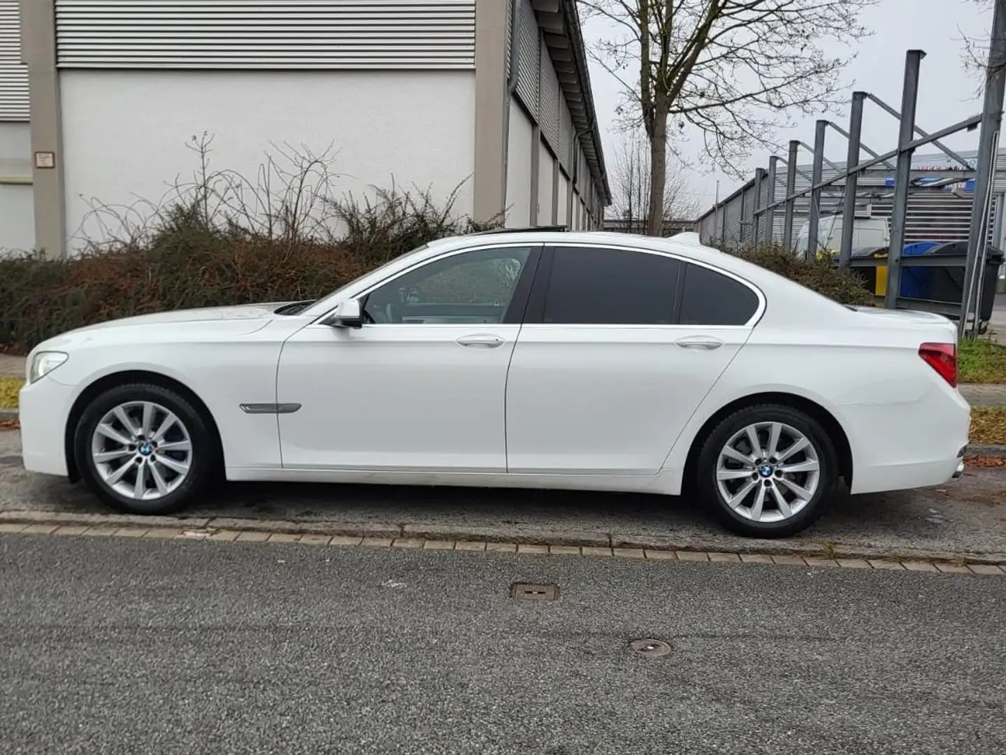 BMW 730 730d Edition Exclusive Weiß - 2