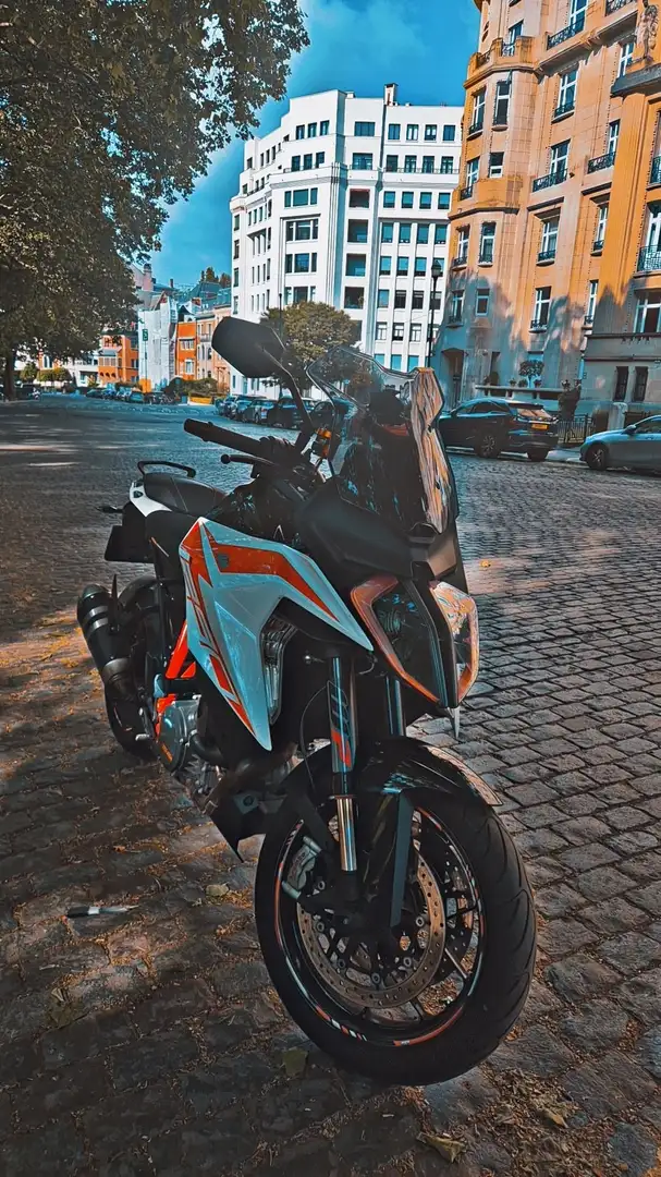 KTM 1290 Super Duke GT Orange - 1