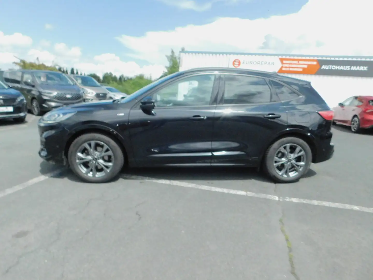 Ford Kuga ST-Line Automatik Schwarz - 2