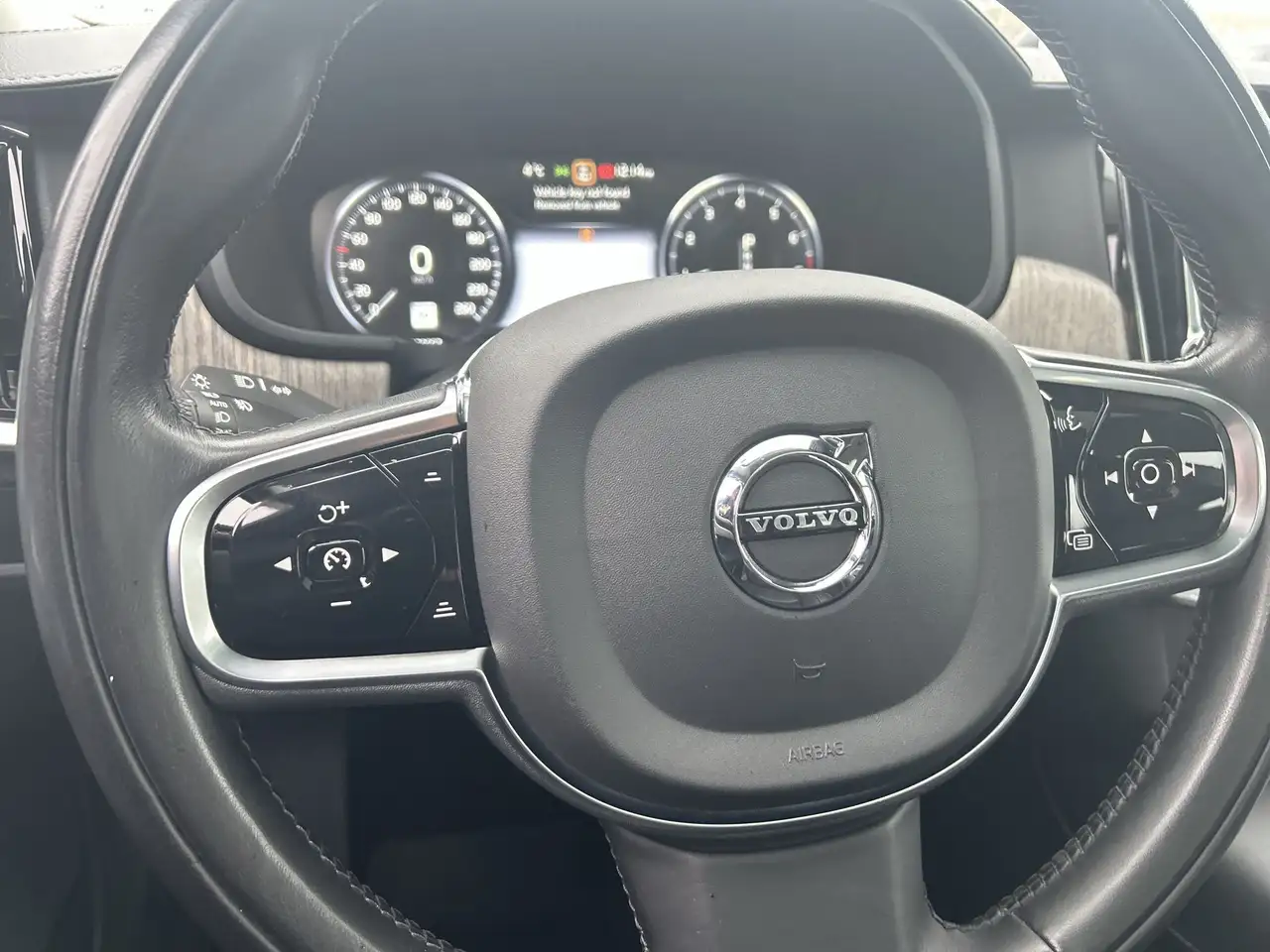 Volvo S90 снимка Volvo S90
