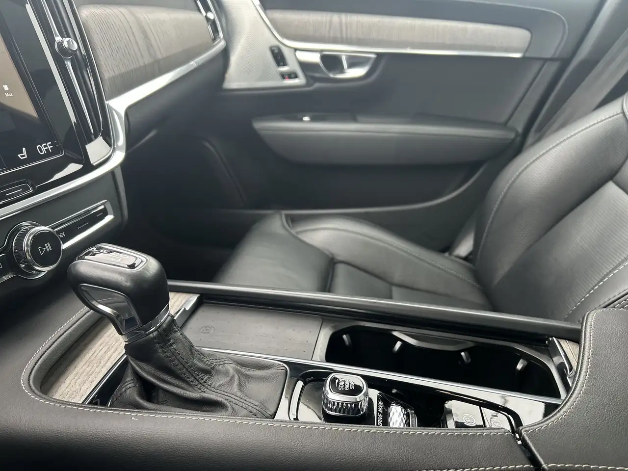Volvo S90 снимка Volvo S90