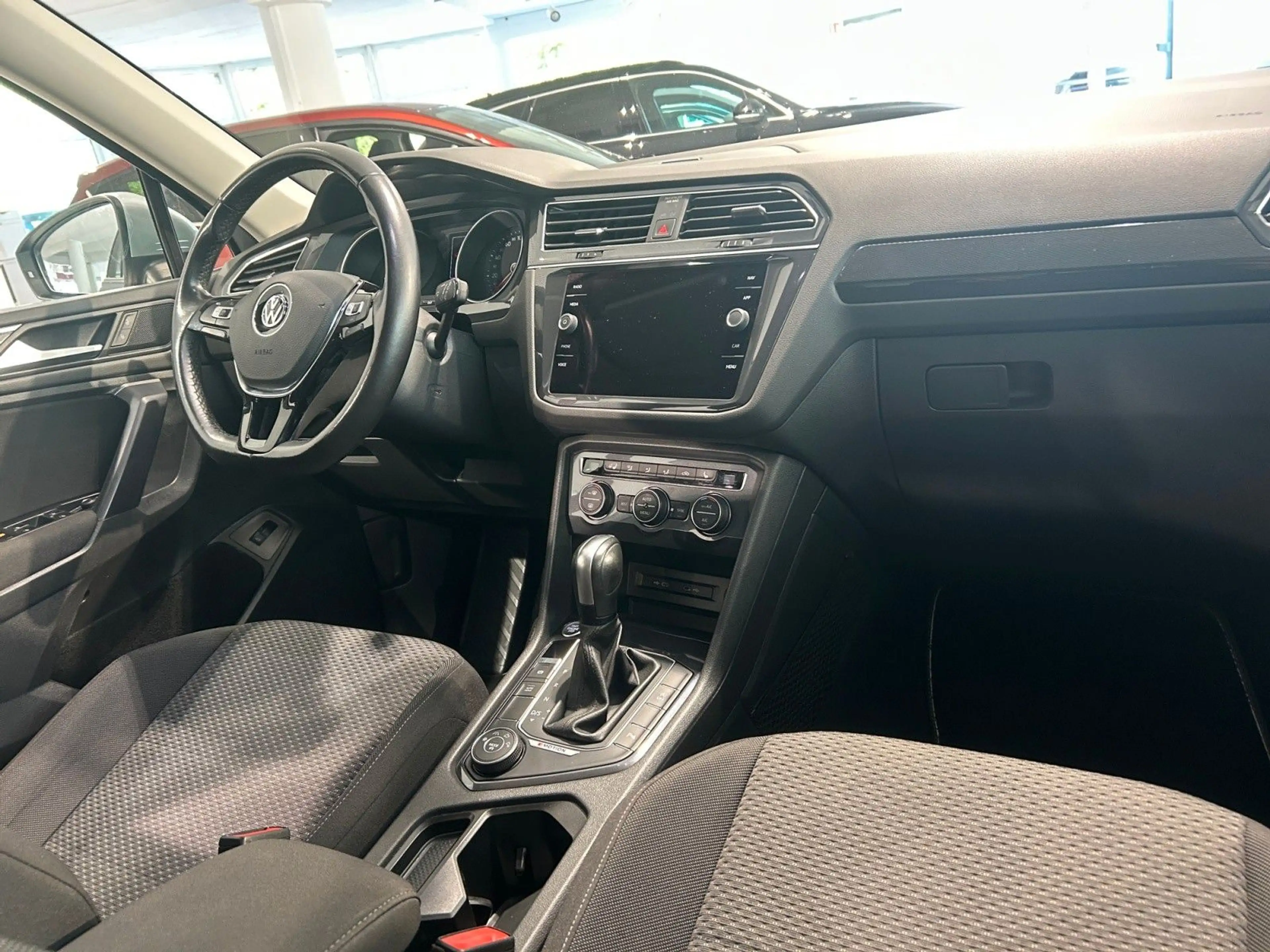 Volkswagen Tiguan Allspace Com. DSG 4M SITZ ACC — photo 11