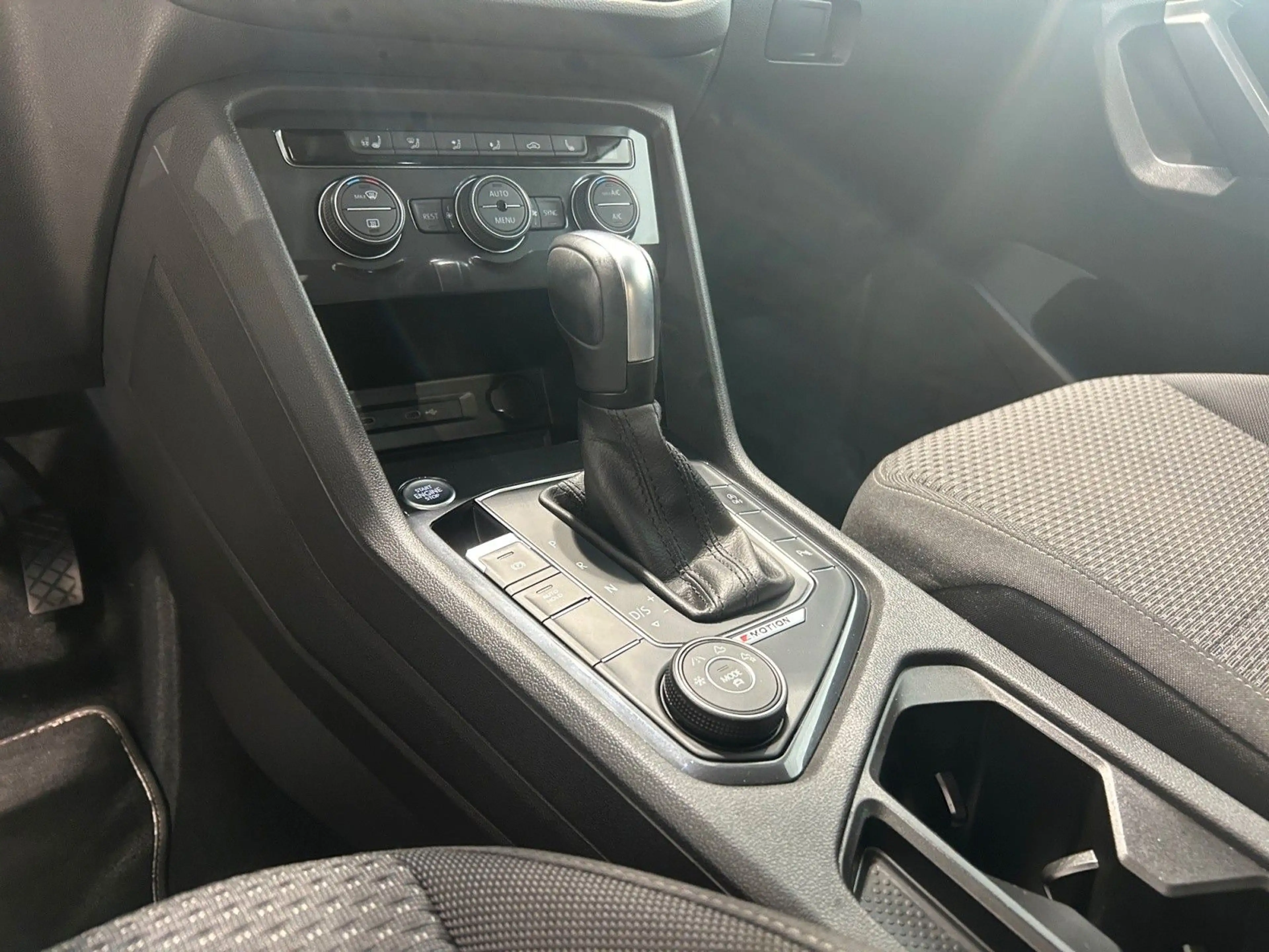Volkswagen Tiguan Allspace Com. DSG 4M SITZ ACC — photo 14