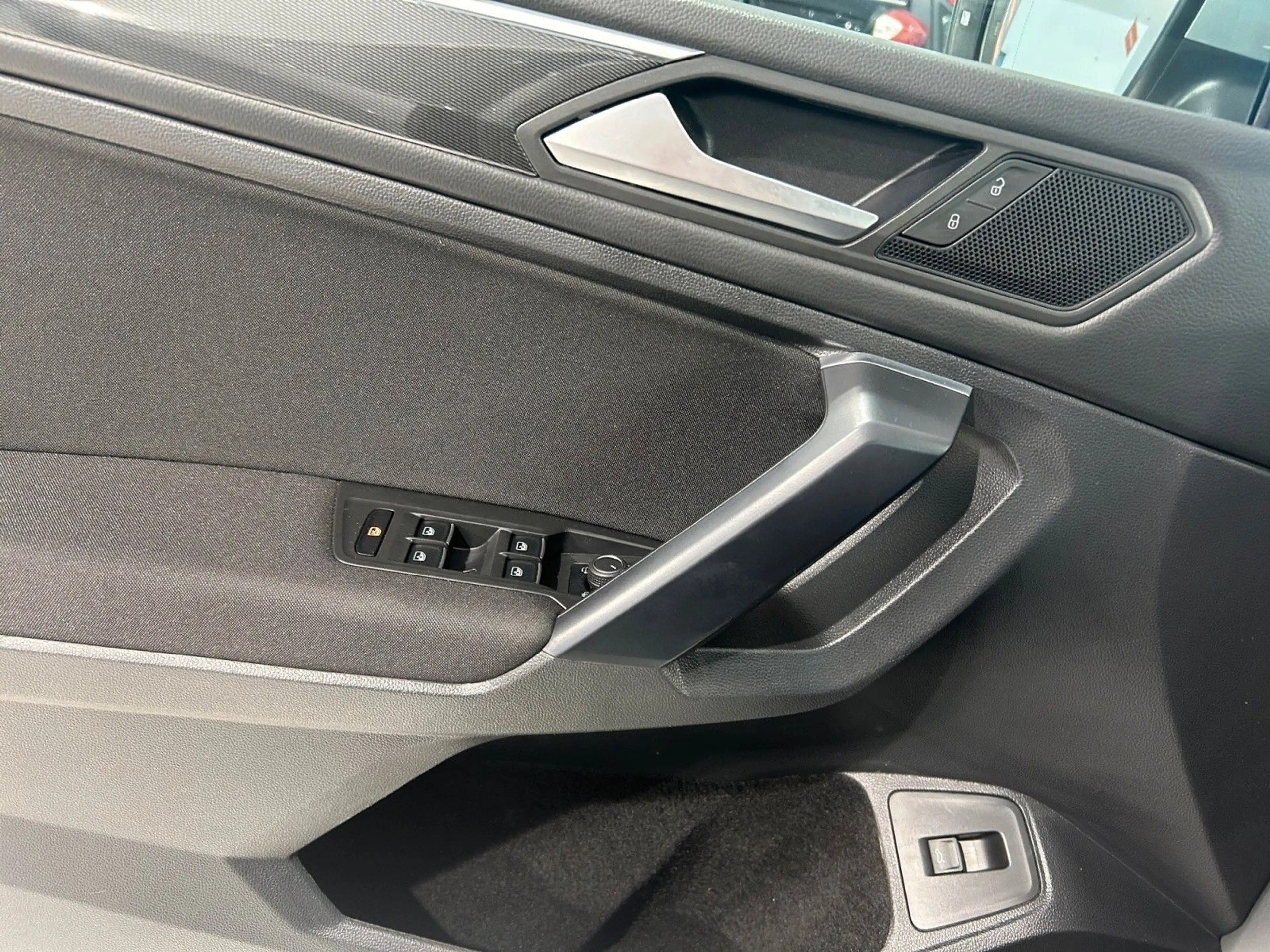 Volkswagen Tiguan Allspace Com. DSG 4M SITZ ACC — photo 12
