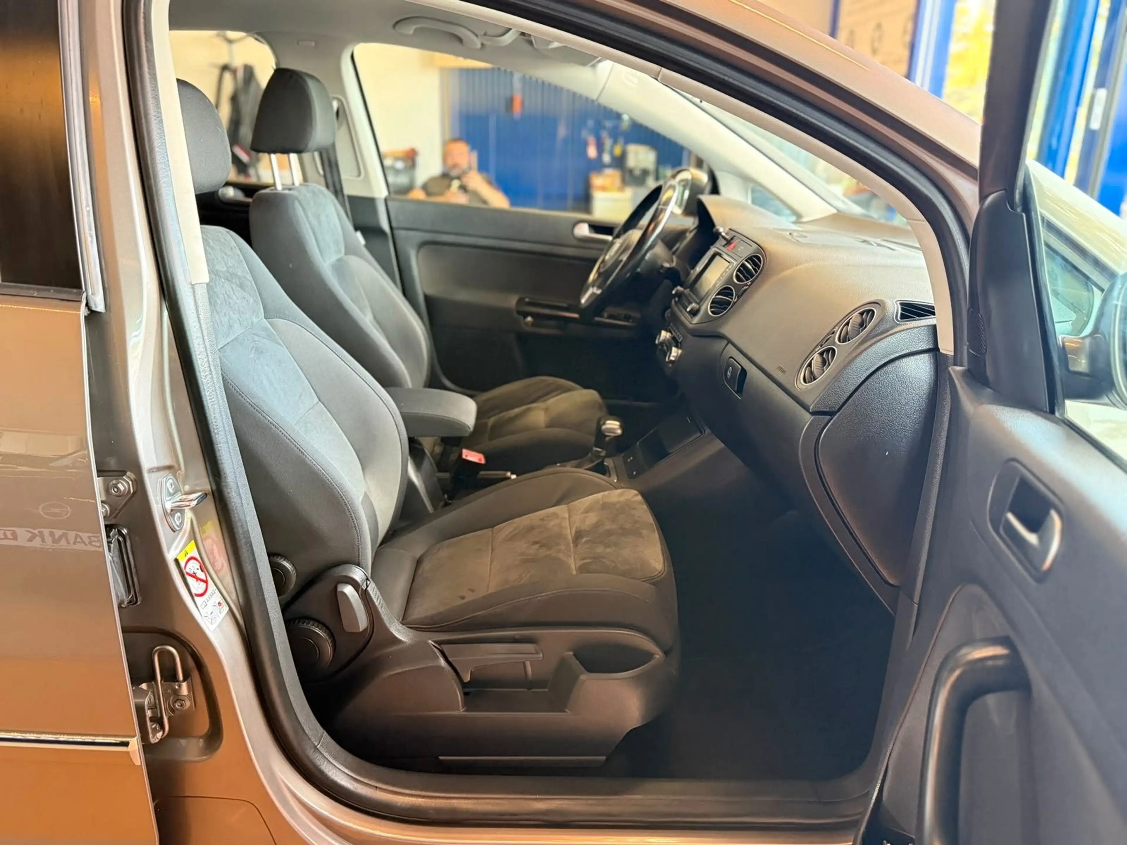 Volkswagen Golf Plus VI HighlineAutomatik / SHZ / Klimaauto — photo 13