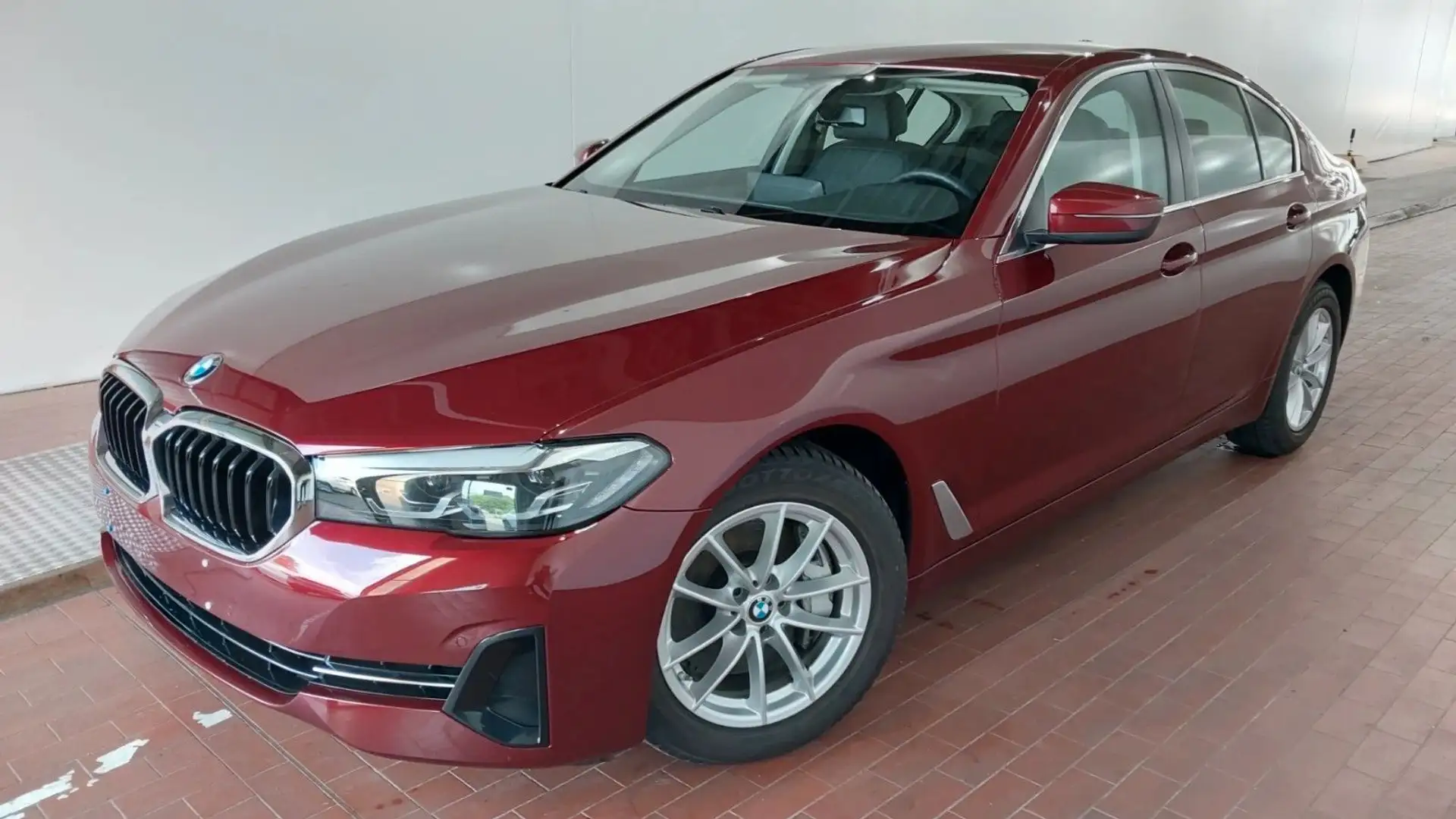 BMW 530 d Lim.  WLAN SHZ Komfortsitze LED 2-Z Memory Rot - 1