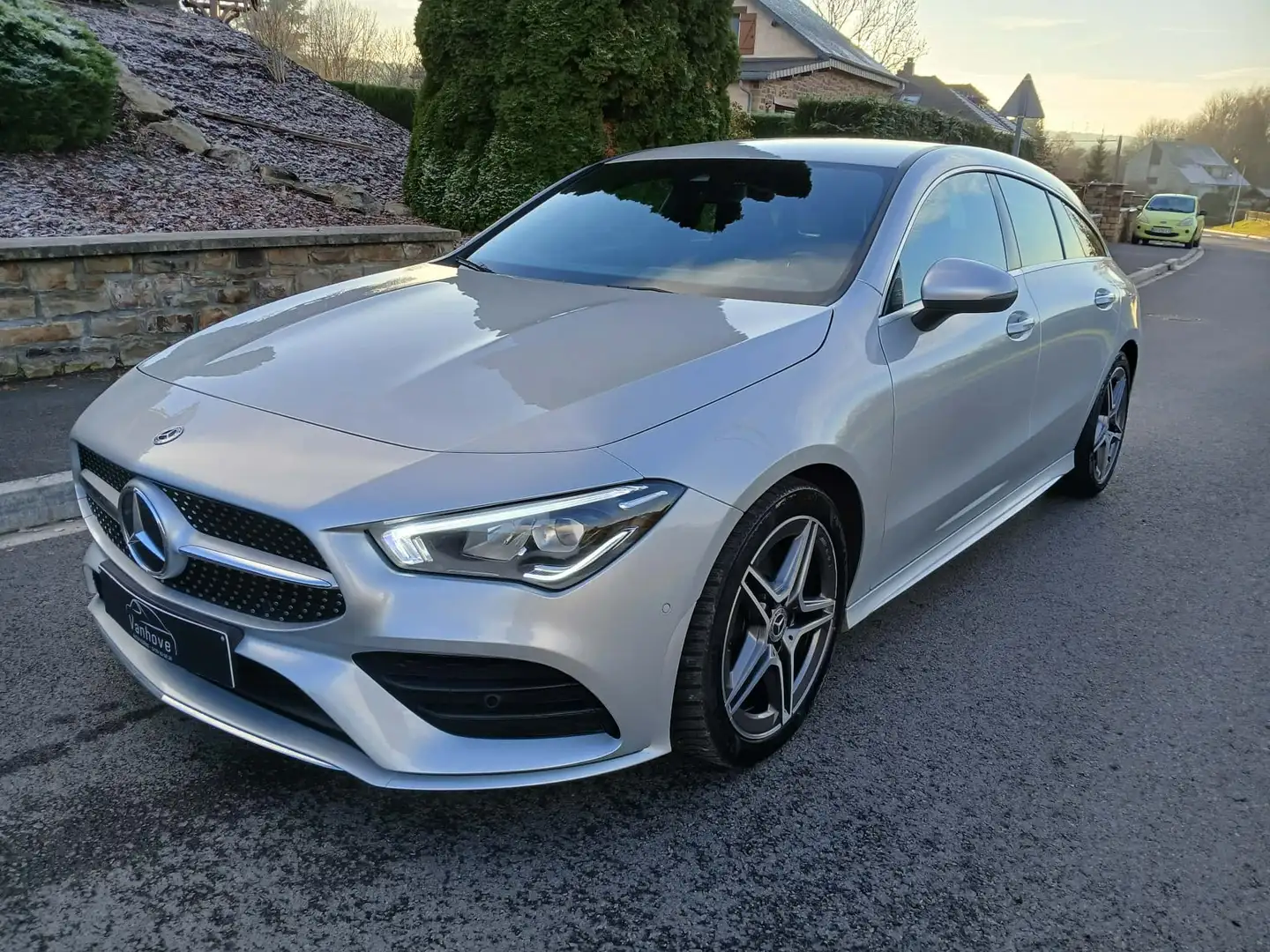 Mercedes-Benz CLA 200 CLA 200 d Shooting Brake 8G-DCT AMG Line Zilver - 2