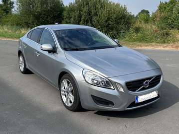 S60 2.0 D3 Momentum Start/Stop