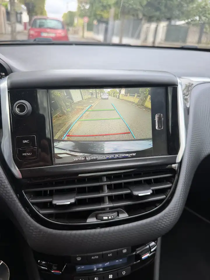 Peugeot 208 208 — photo 10