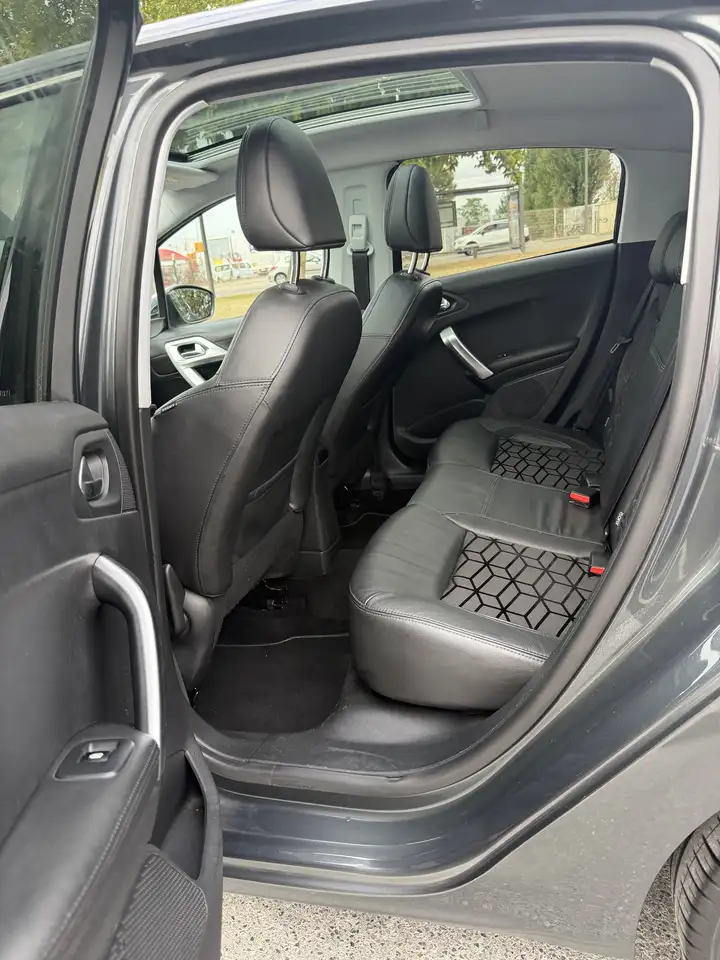 Peugeot 208 208 — photo 5