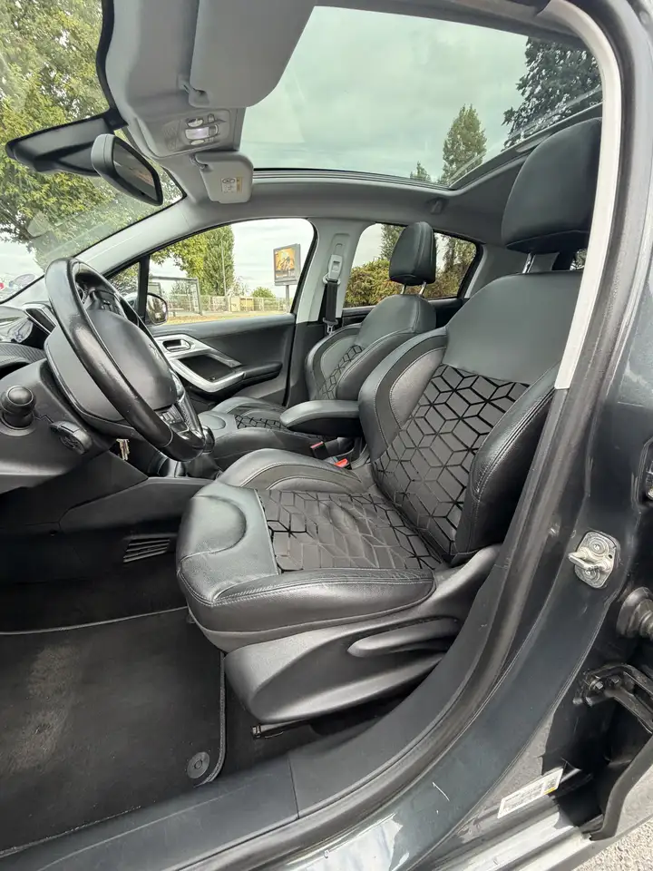 Peugeot 208 208 — photo 7