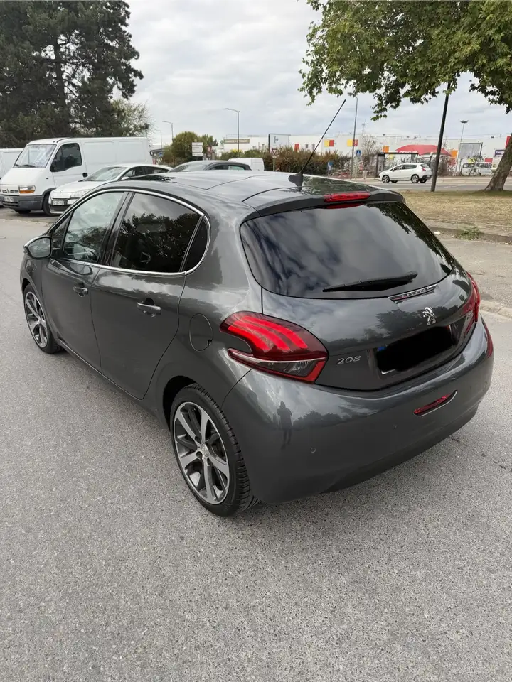 Peugeot 208 208 — photo 4
