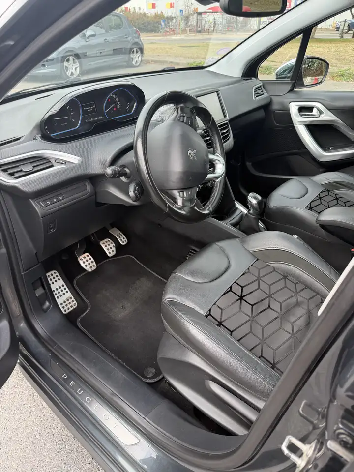 Peugeot 208 208 — photo 6