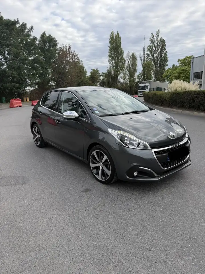 Peugeot 208 208 — photo 2
