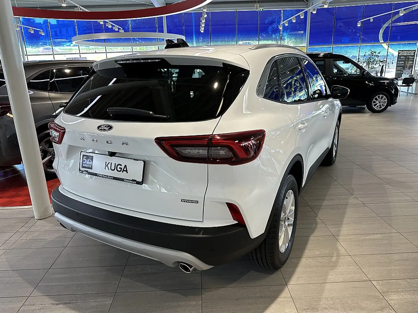 Ford Kuga 2,5 Duratec FHEV Titanium Aut. Blanco - 2