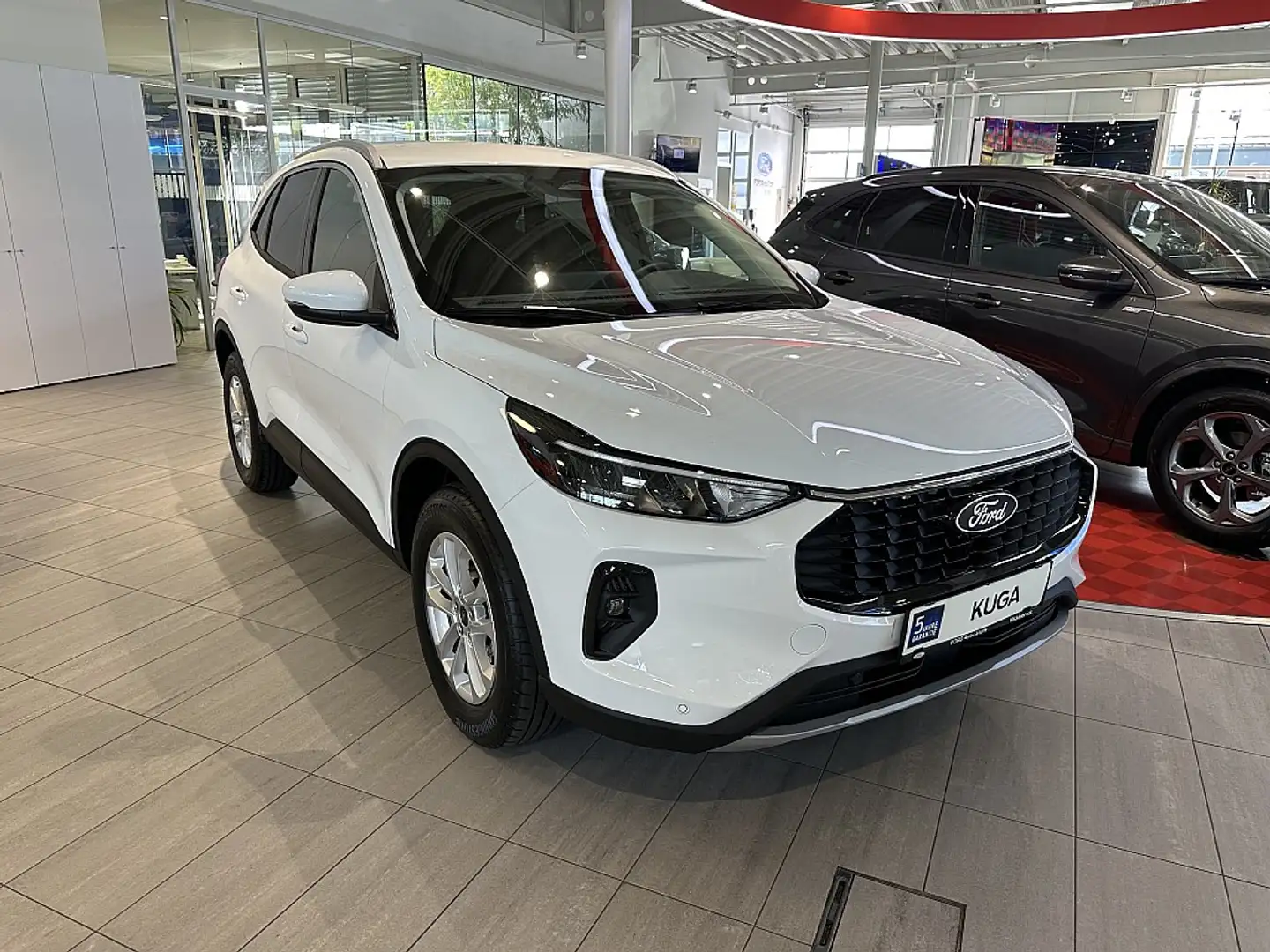 Ford Kuga 2,5 Duratec FHEV Titanium Aut. Blanco - 1