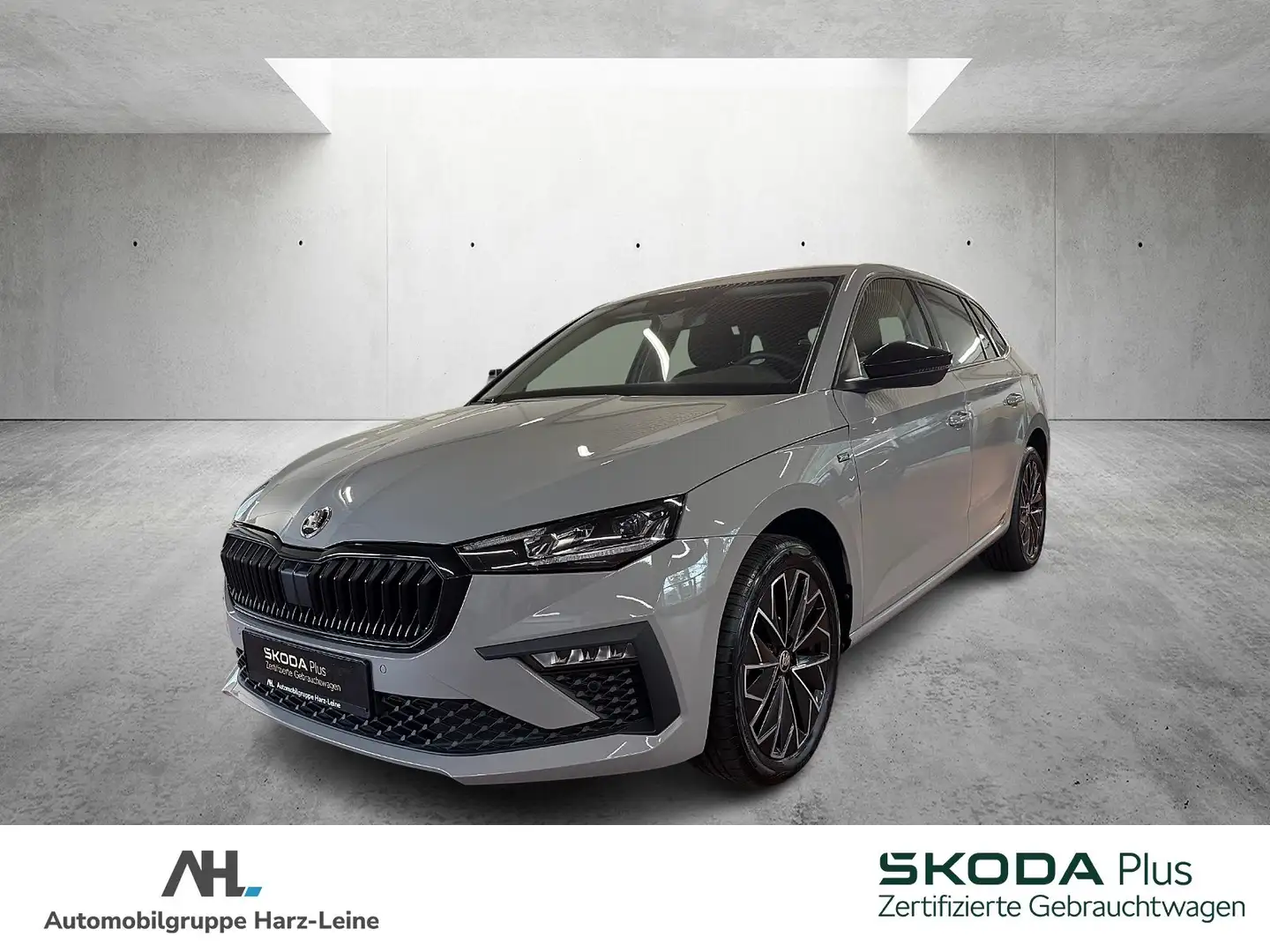 Skoda Scala 1.0 TSI Drive Black Optik LED Navi RFK SHZ BT Grau - 1