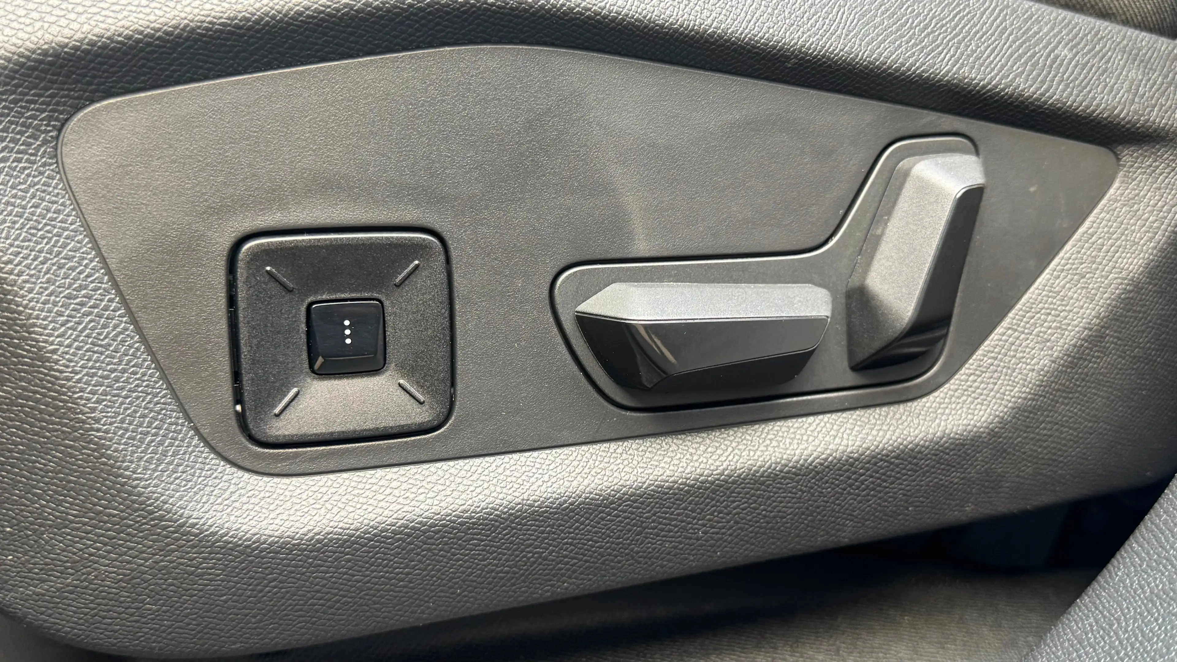 Opel Grandland 1.6 TURBO PLUG-IN HYBRID 195PK ULTIMATE GS AUTOMAA — photo 25