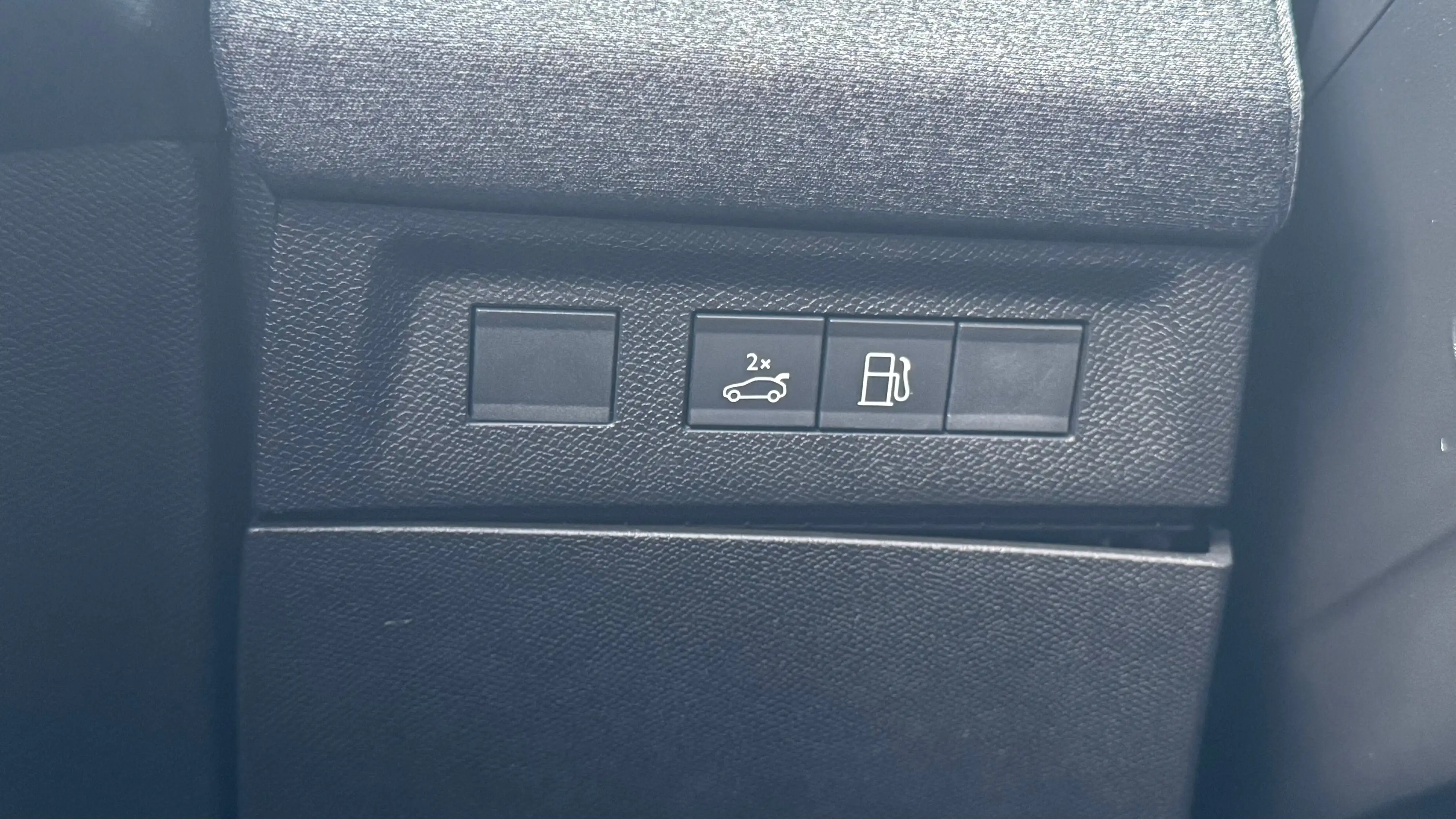 Opel Grandland 1.6 TURBO PLUG-IN HYBRID 195PK ULTIMATE GS AUTOMAA — photo 29
