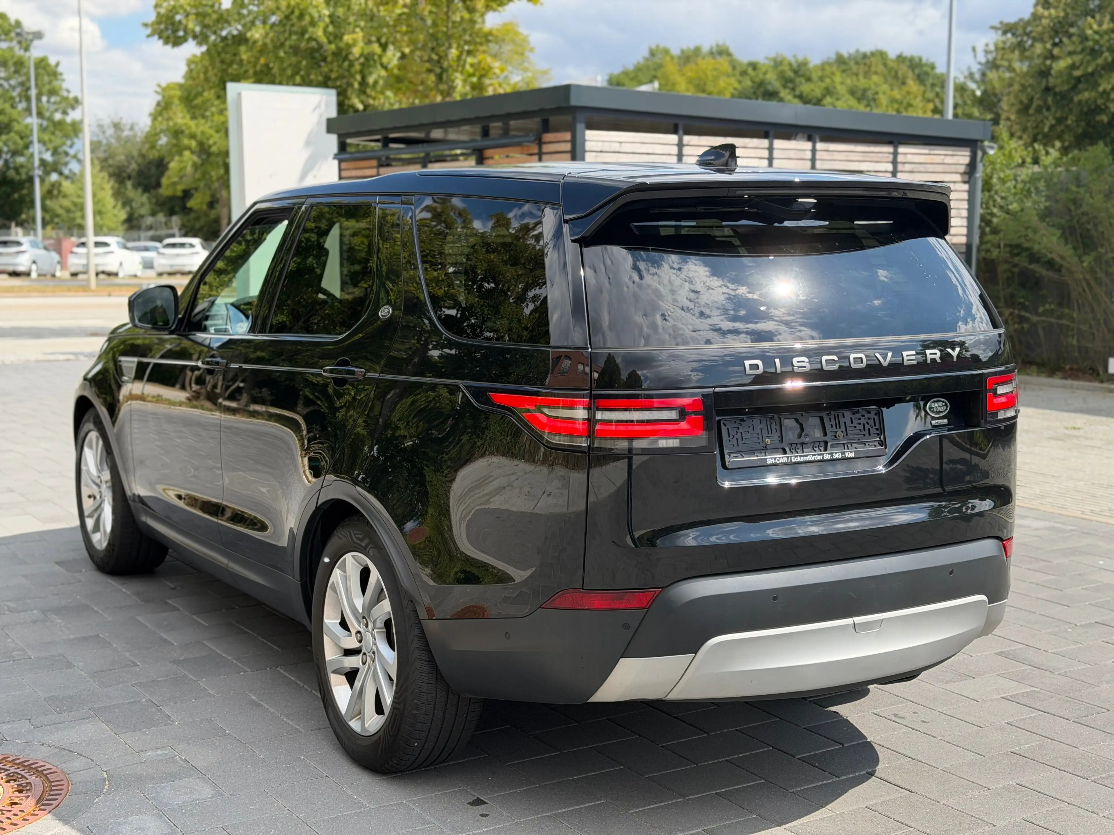 Land Rover Discovery HSE SD4 / 7 SITZE / TÜV NEU / TOP AUSSTATTUNG — photo 2