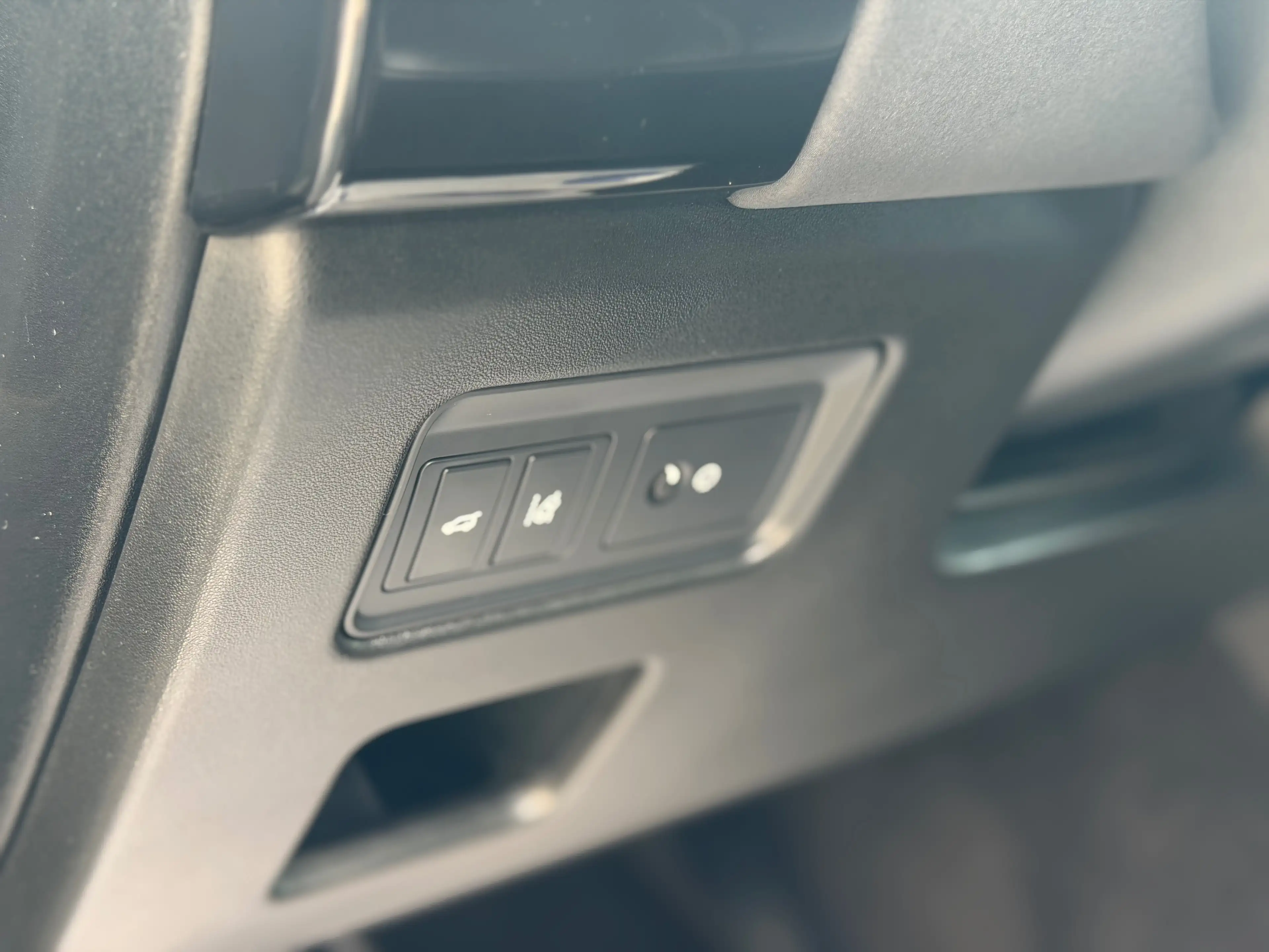 Land Rover Discovery HSE SD4 / 7 SITZE / TÜV NEU / TOP AUSSTATTUNG — photo 14