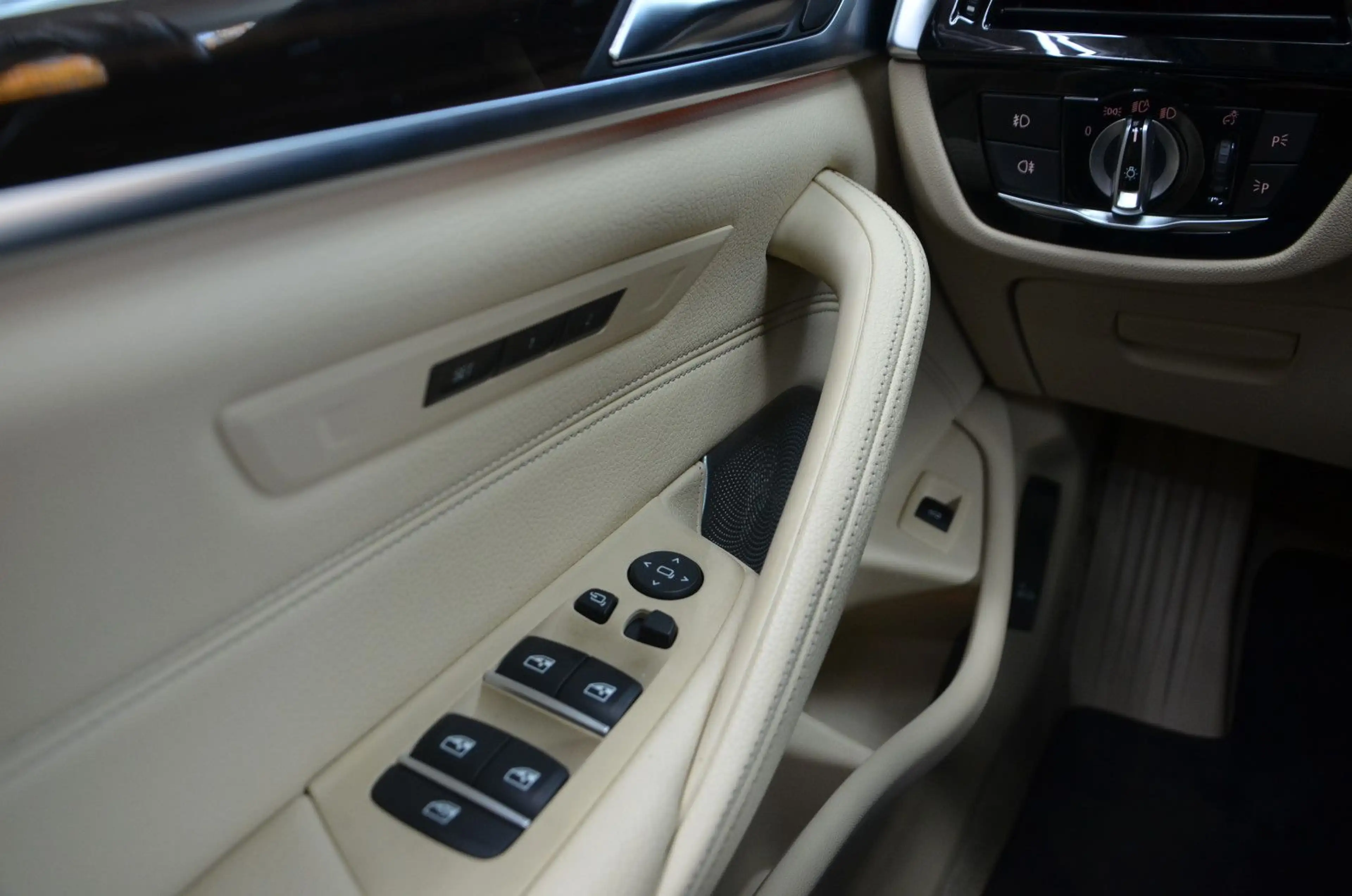 BMW 540 d xDrive Luxury Line Touring *PANORAMA*LED* — photo 11