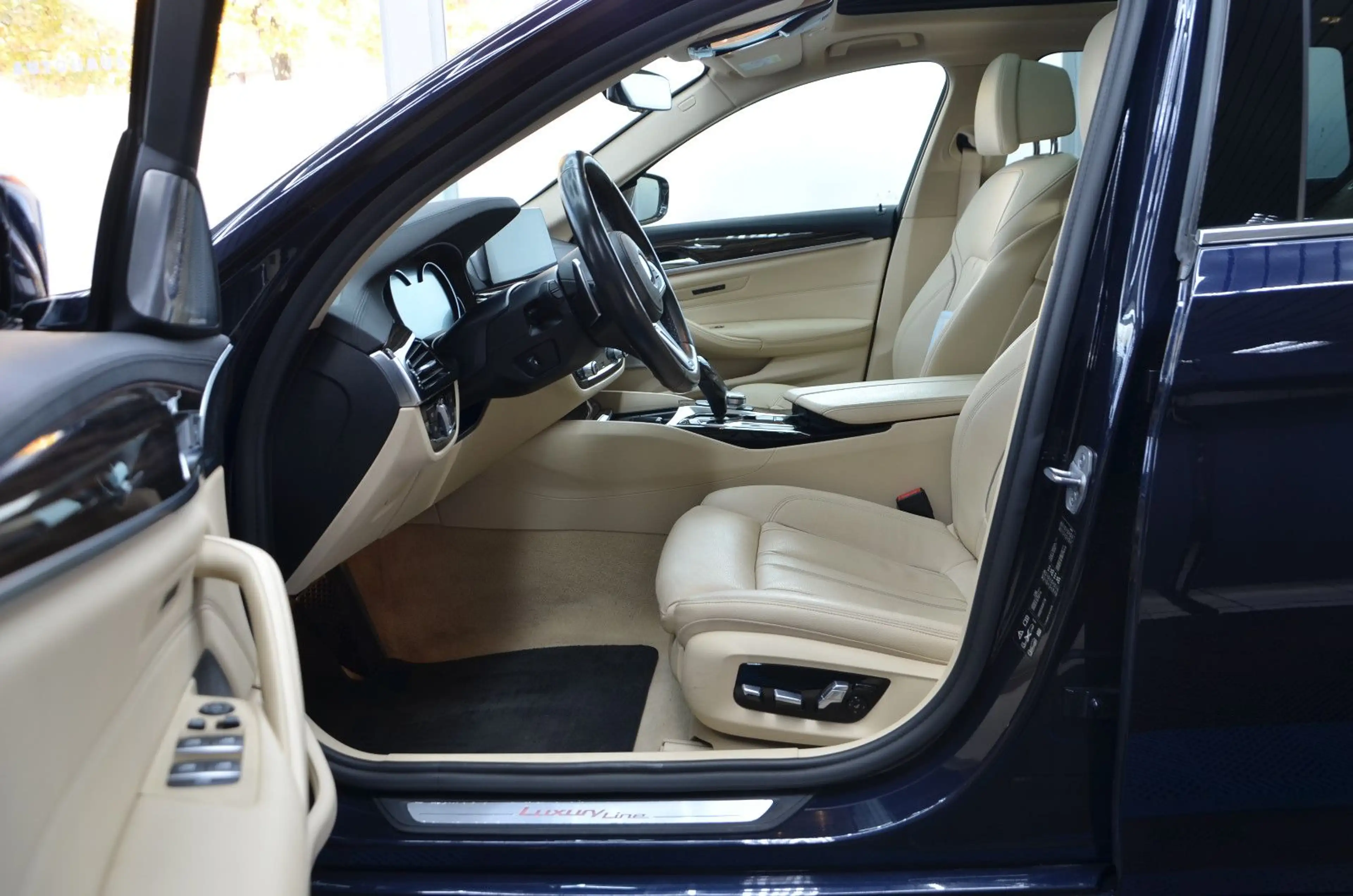 BMW 540 d xDrive Luxury Line Touring *PANORAMA*LED* — photo 8