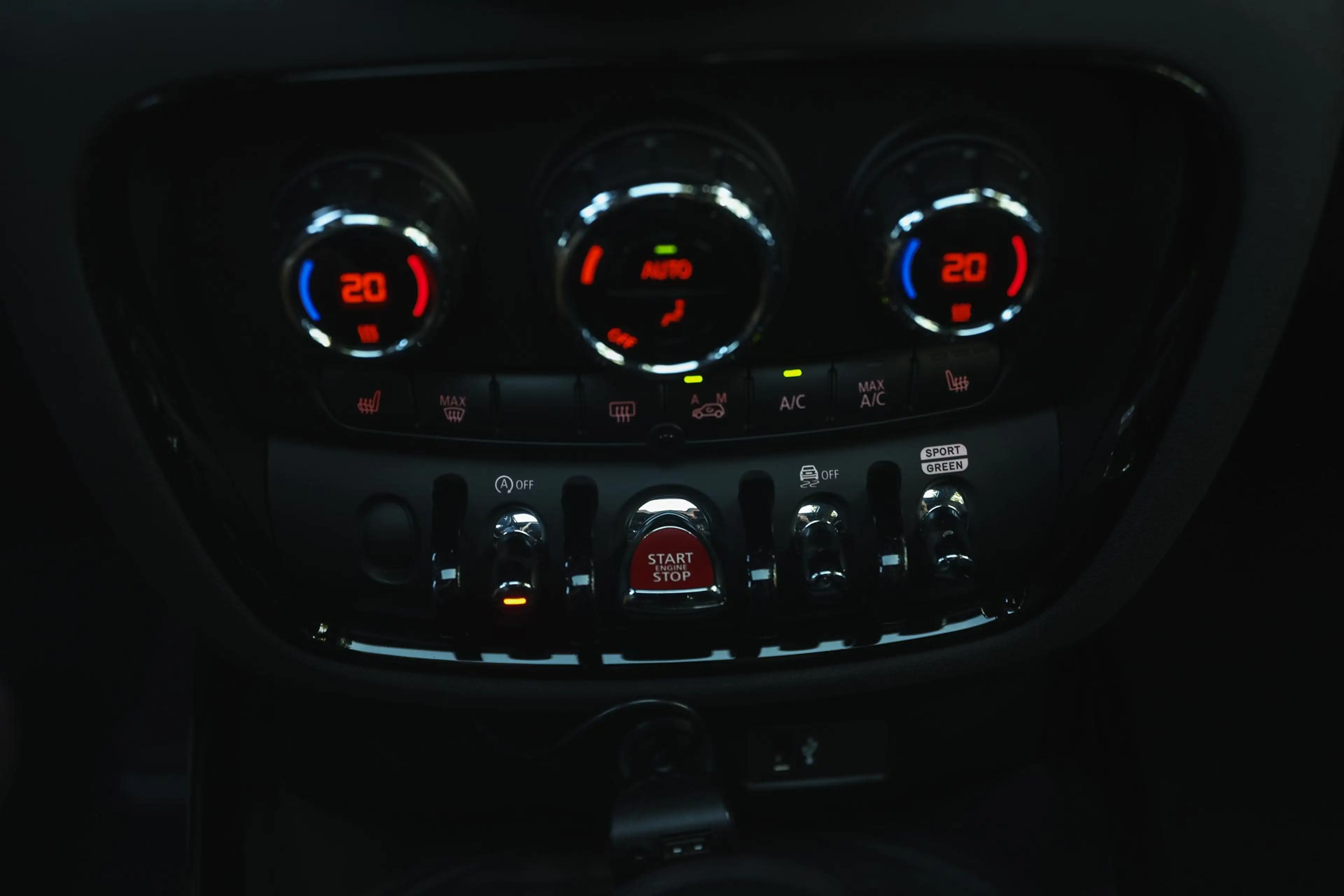 MINI Cooper S Clubman Automaat / Panoramadak / Comfortstoelen / Comfort — photo 13