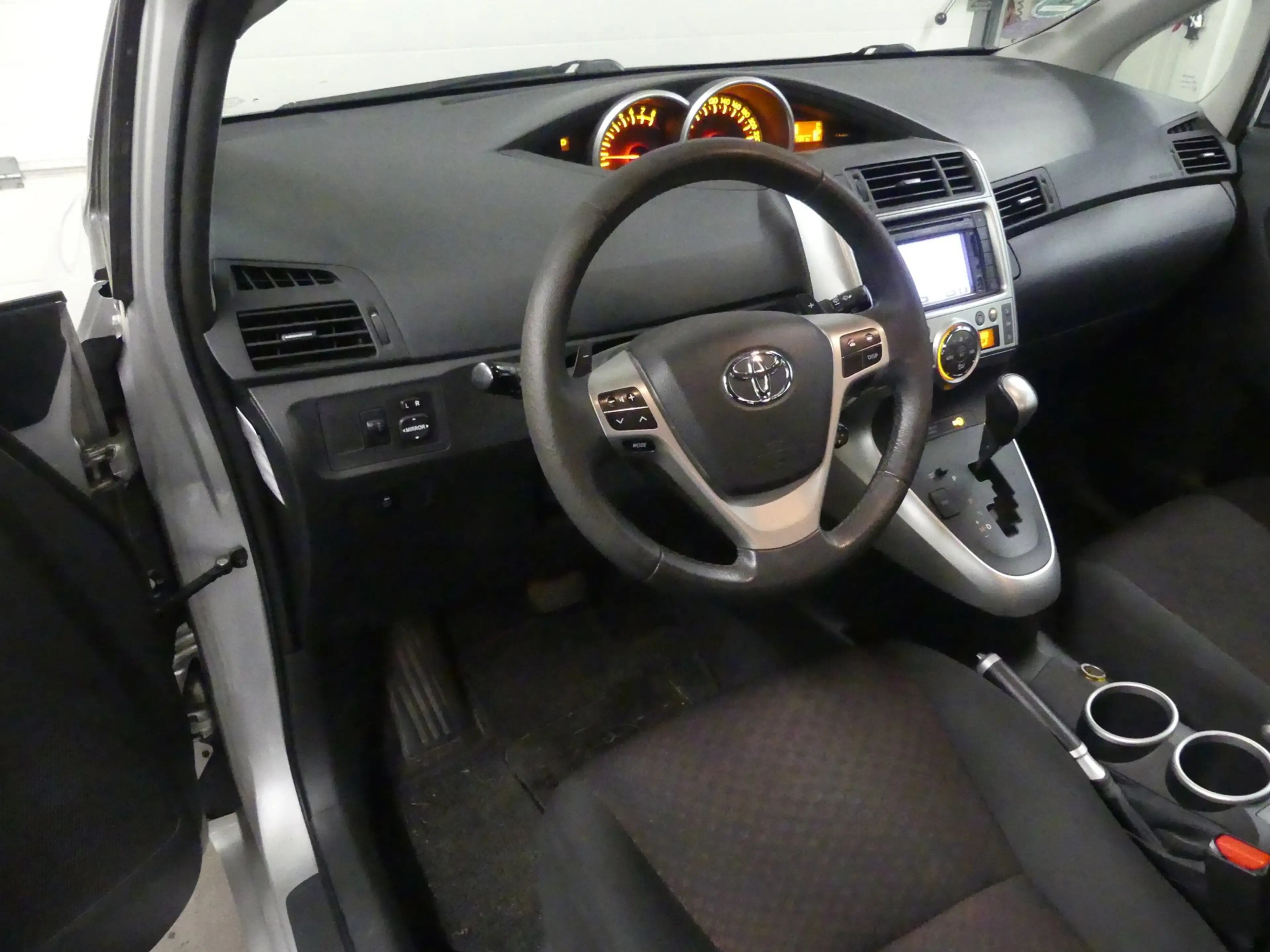 Toyota Verso 1.8 VVT-i Business Limited - Automaat - Trekhaak — photo 8