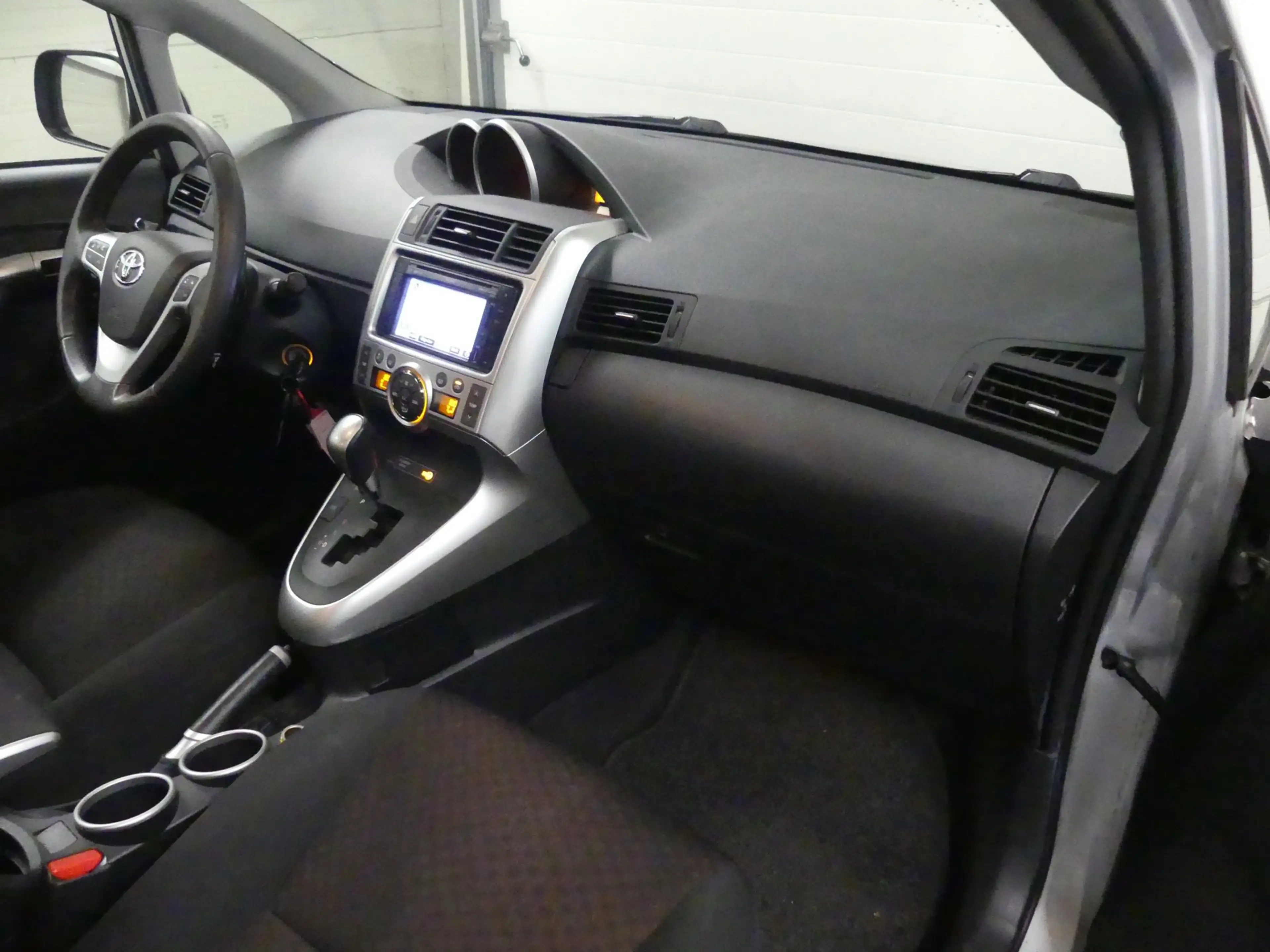 Toyota Verso 1.8 VVT-i Business Limited - Automaat - Trekhaak — photo 11