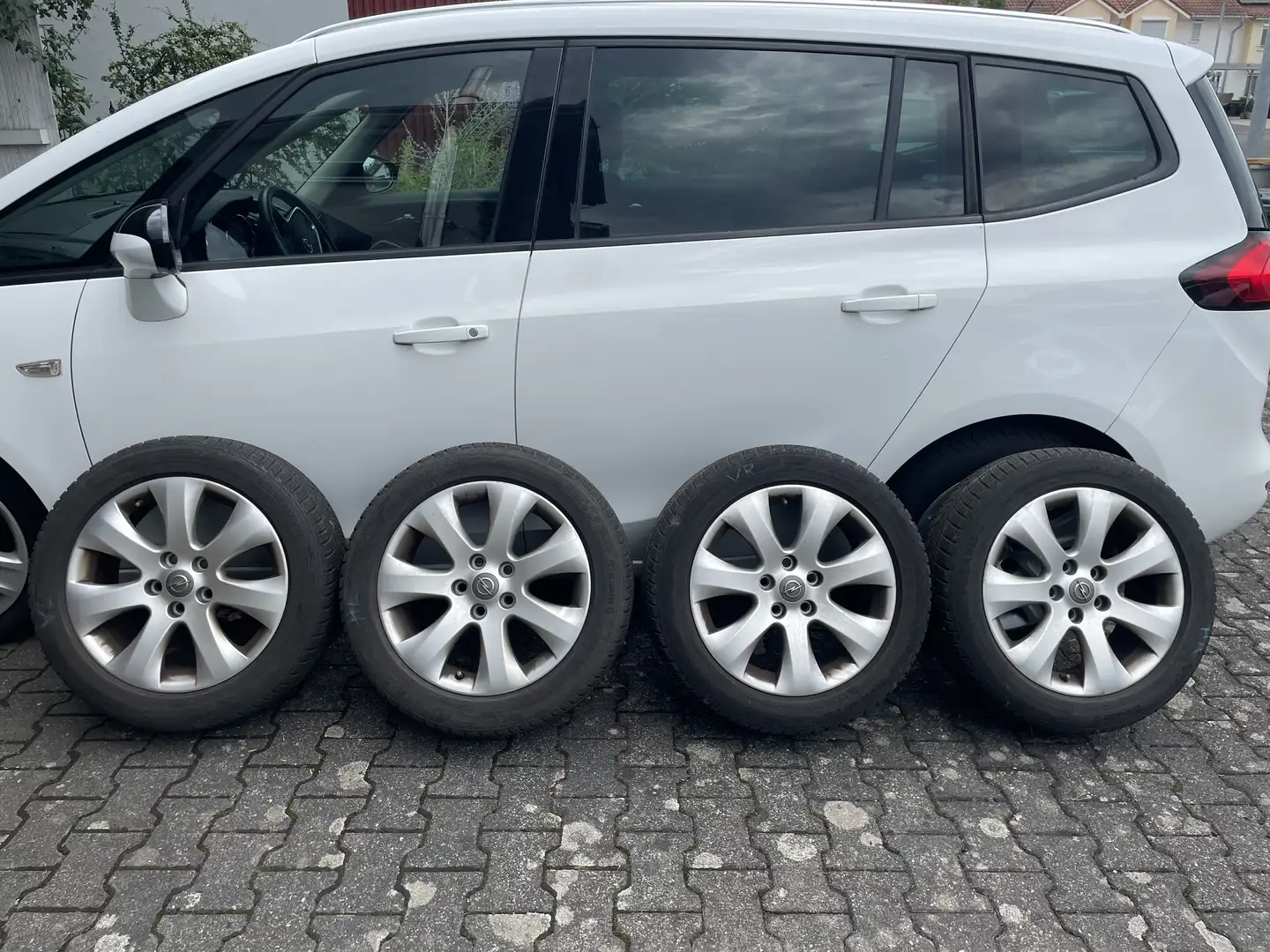 Opel Zafira Tourer Edition Weiß - 1