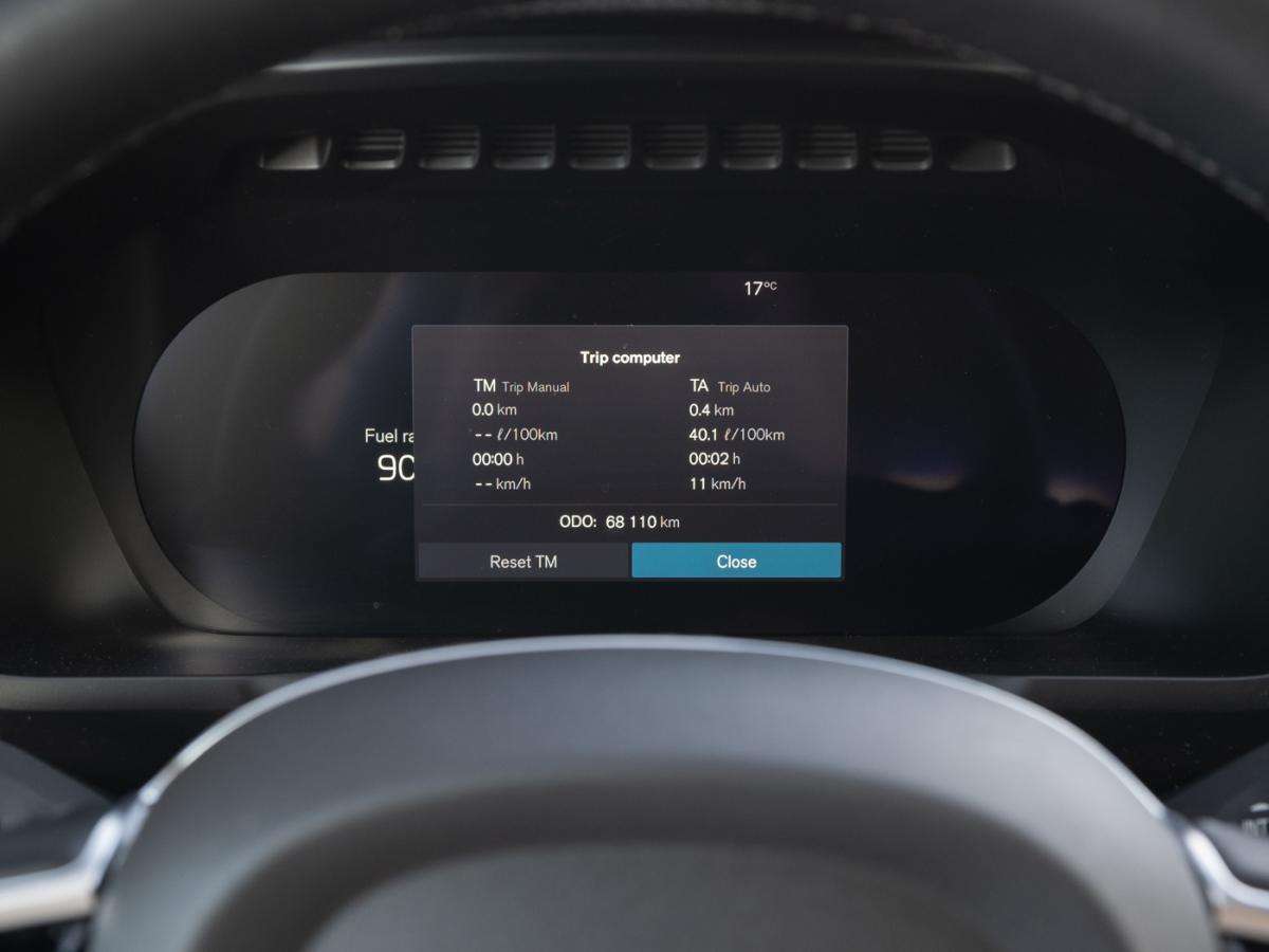2023 Volvo XC90 B6 AWD PLUS DARK THEME thumb 10