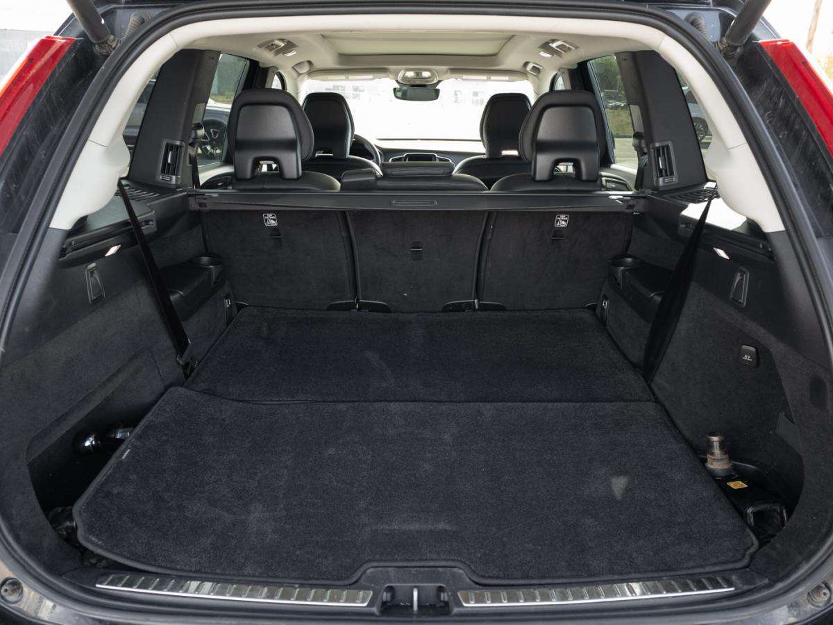 2023 Volvo XC90 B6 AWD PLUS DARK THEME thumb 19