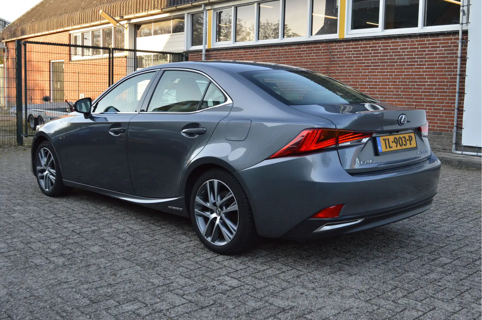 Lexus IS 300 300h Hybrid Busn Line Nap / Lederen bekleding / Le Grau - 2
