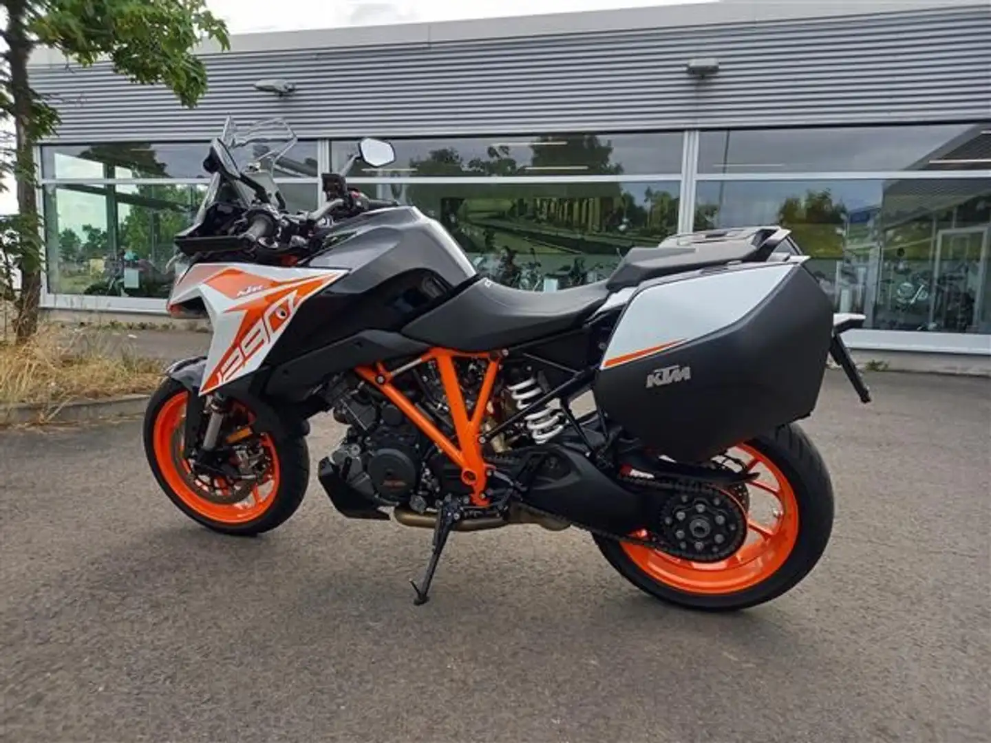 KTM 1290 Super Duke GT Blanc - 2