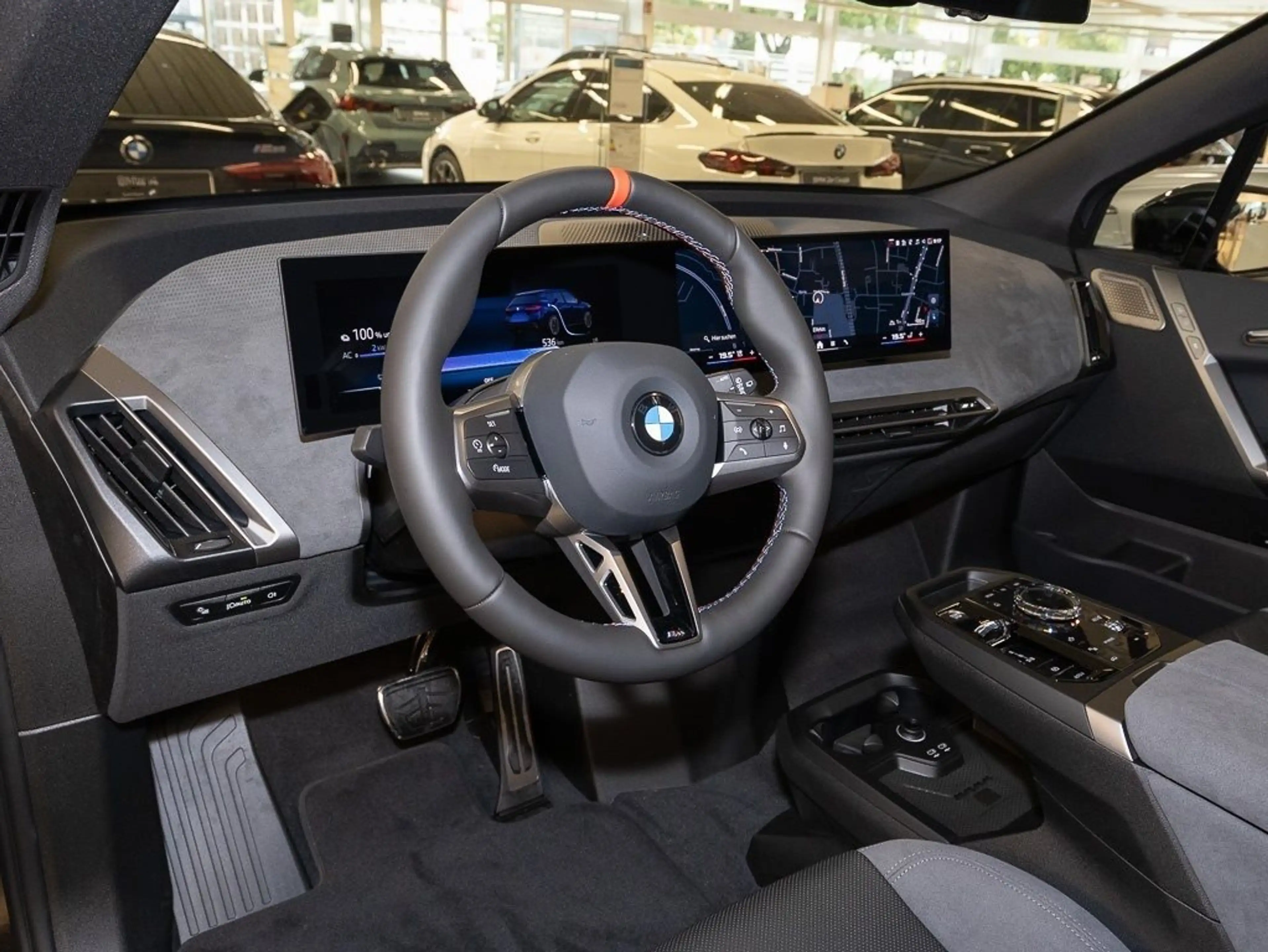 BMW iX M70 xDrive M Sport HUD PANO ACC AHK RFK NAVI — photo 4