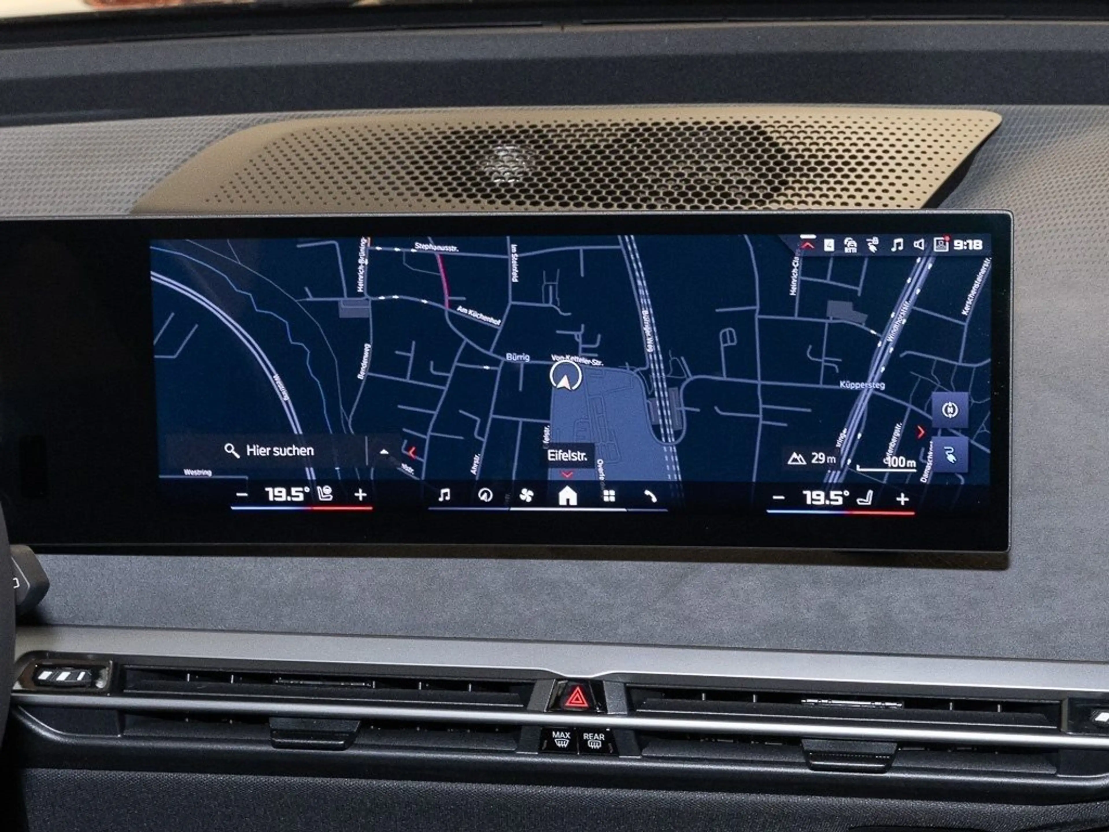 BMW iX M70 xDrive M Sport HUD PANO ACC AHK RFK NAVI — photo 7