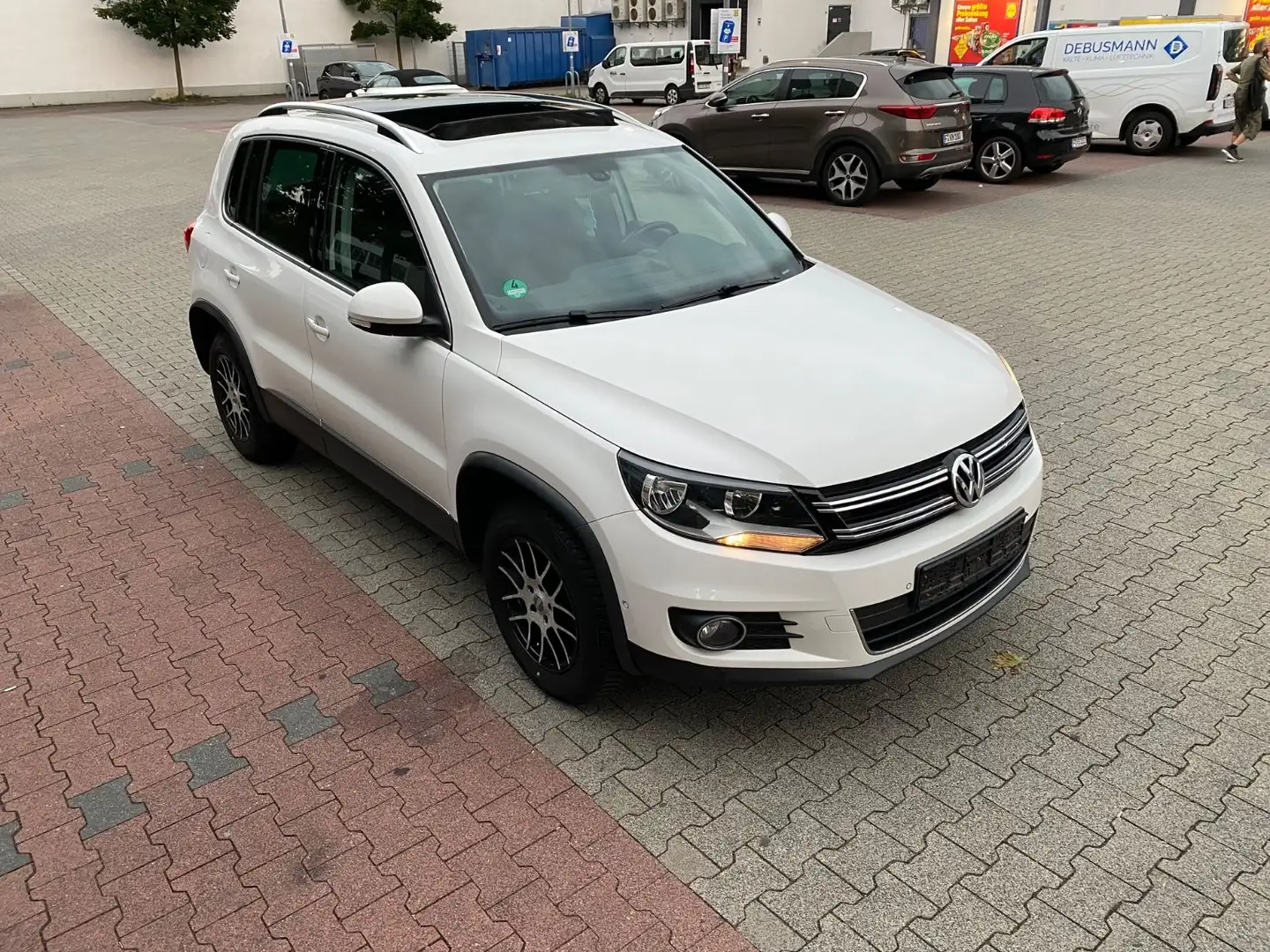 Volkswagen Tiguan 2.0 TDI 125kW 4MOTION/Pano/Navi/TÜV NEU Blanc - 2