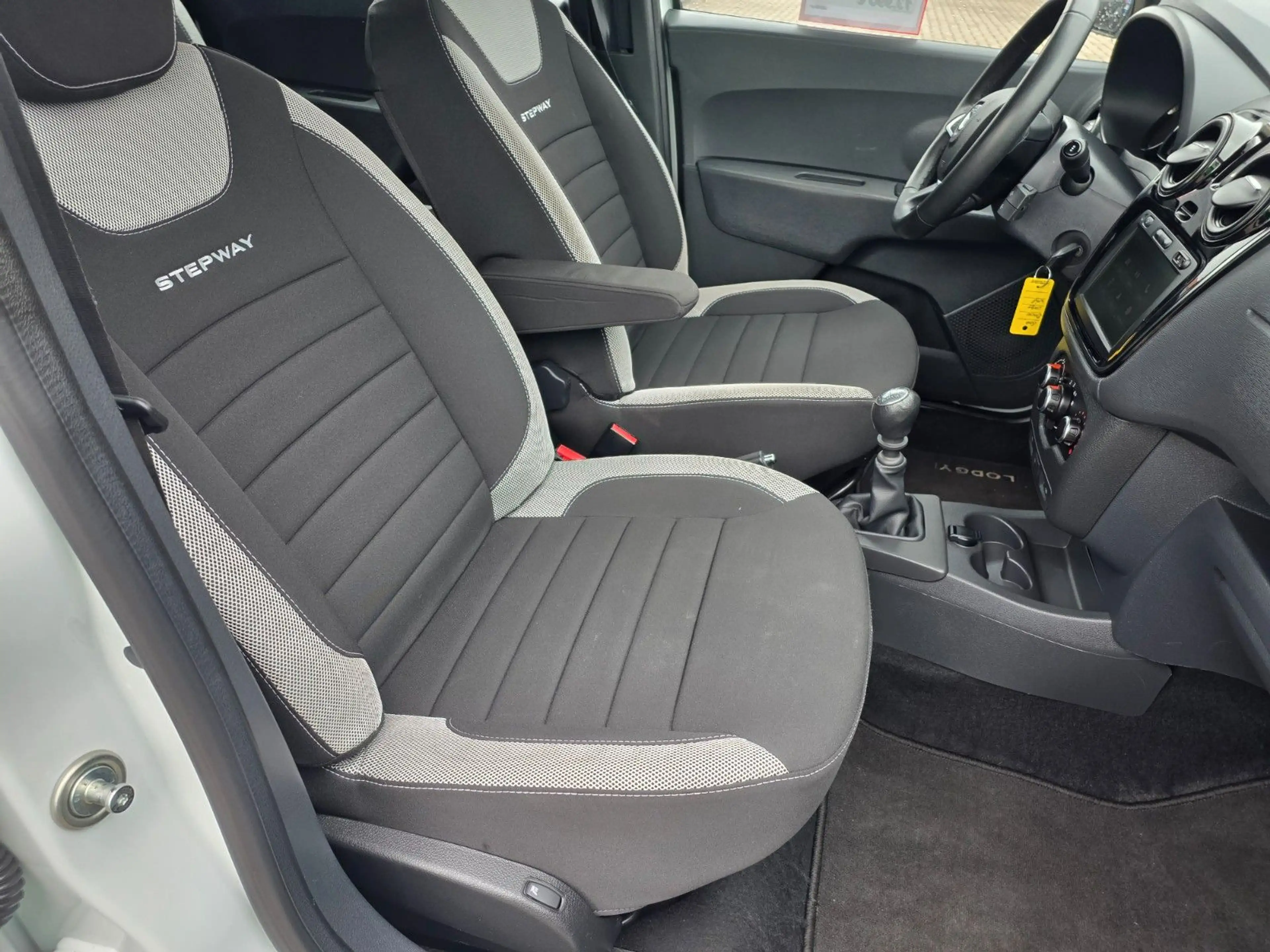 Dacia Lodgy Stepway TCe 130, Navi, AHK, Tempomat — photo 15