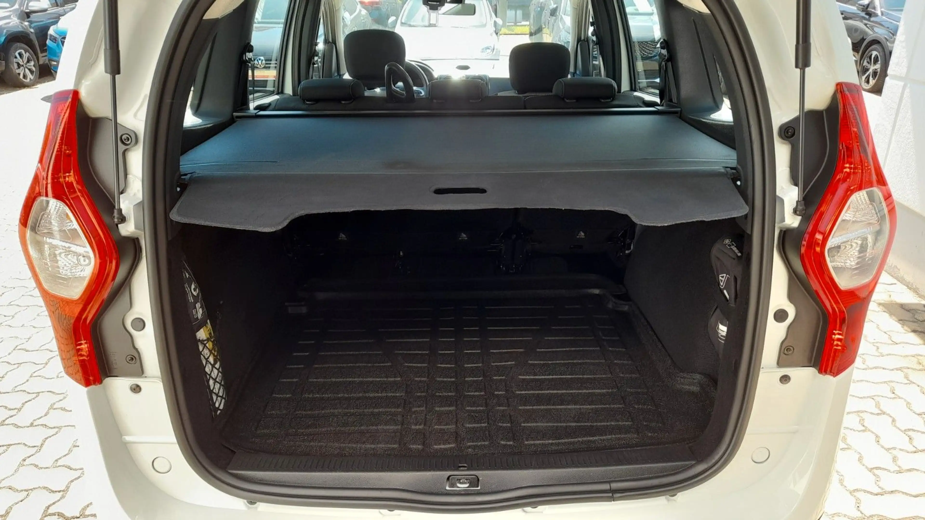 Dacia Lodgy Stepway TCe 130, Navi, AHK, Tempomat — photo 7